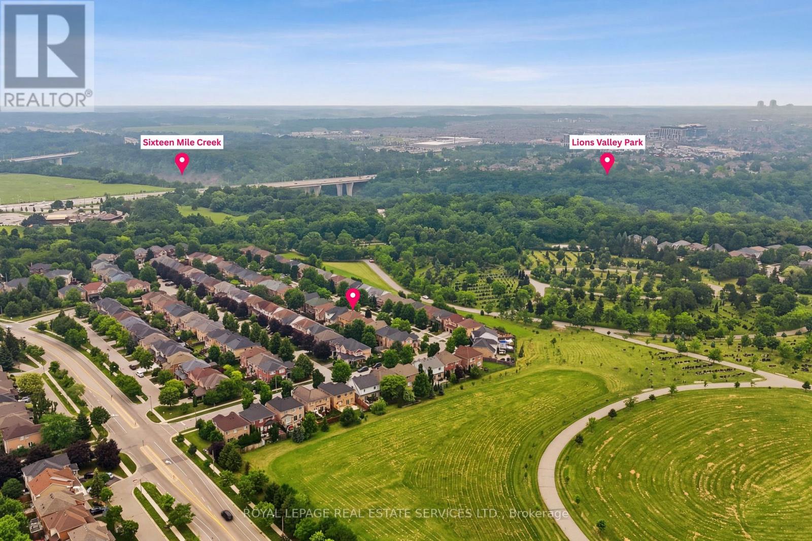 2382 FALKLAND CRESCENT - 4