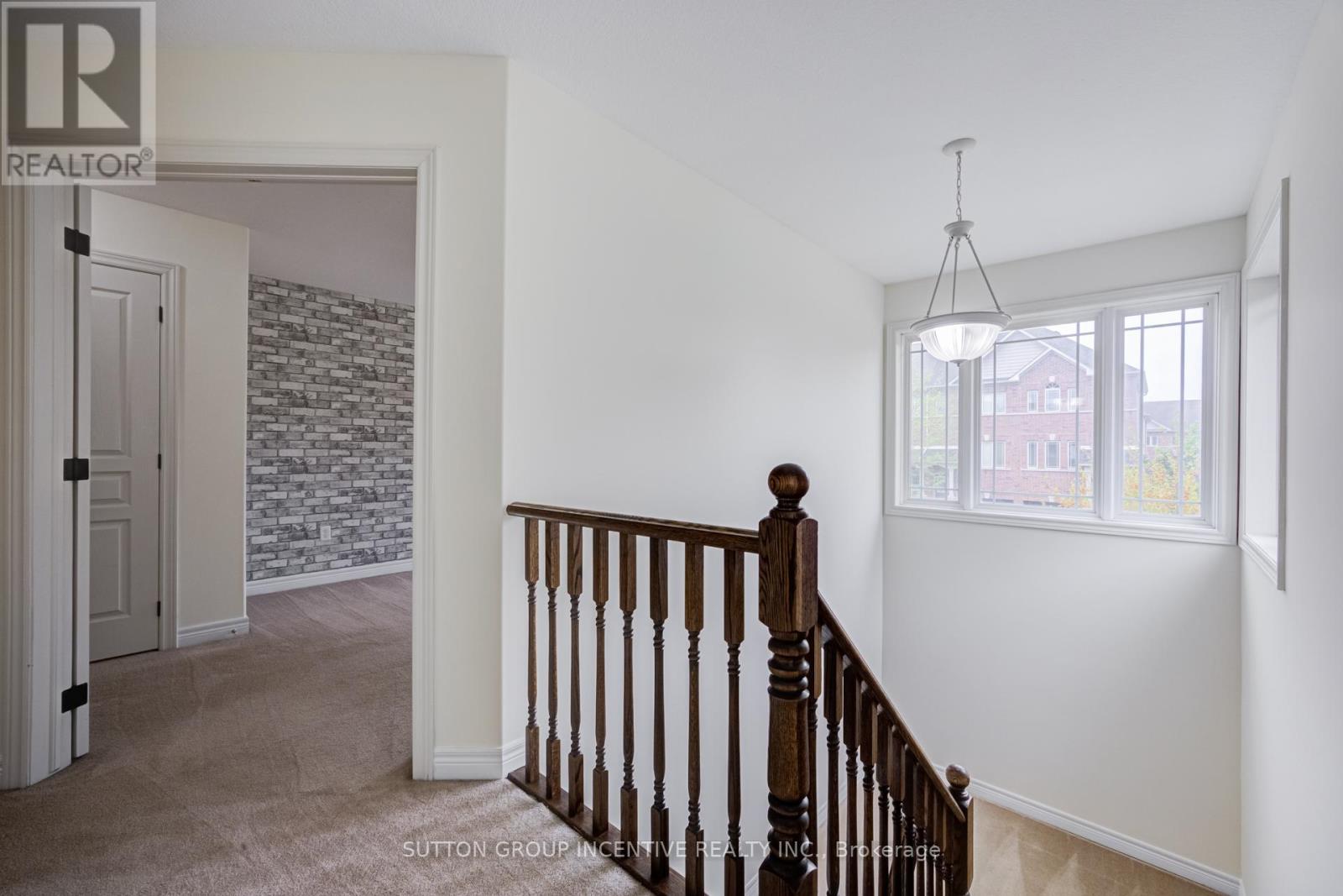 46 VIKING DRIVE - 29