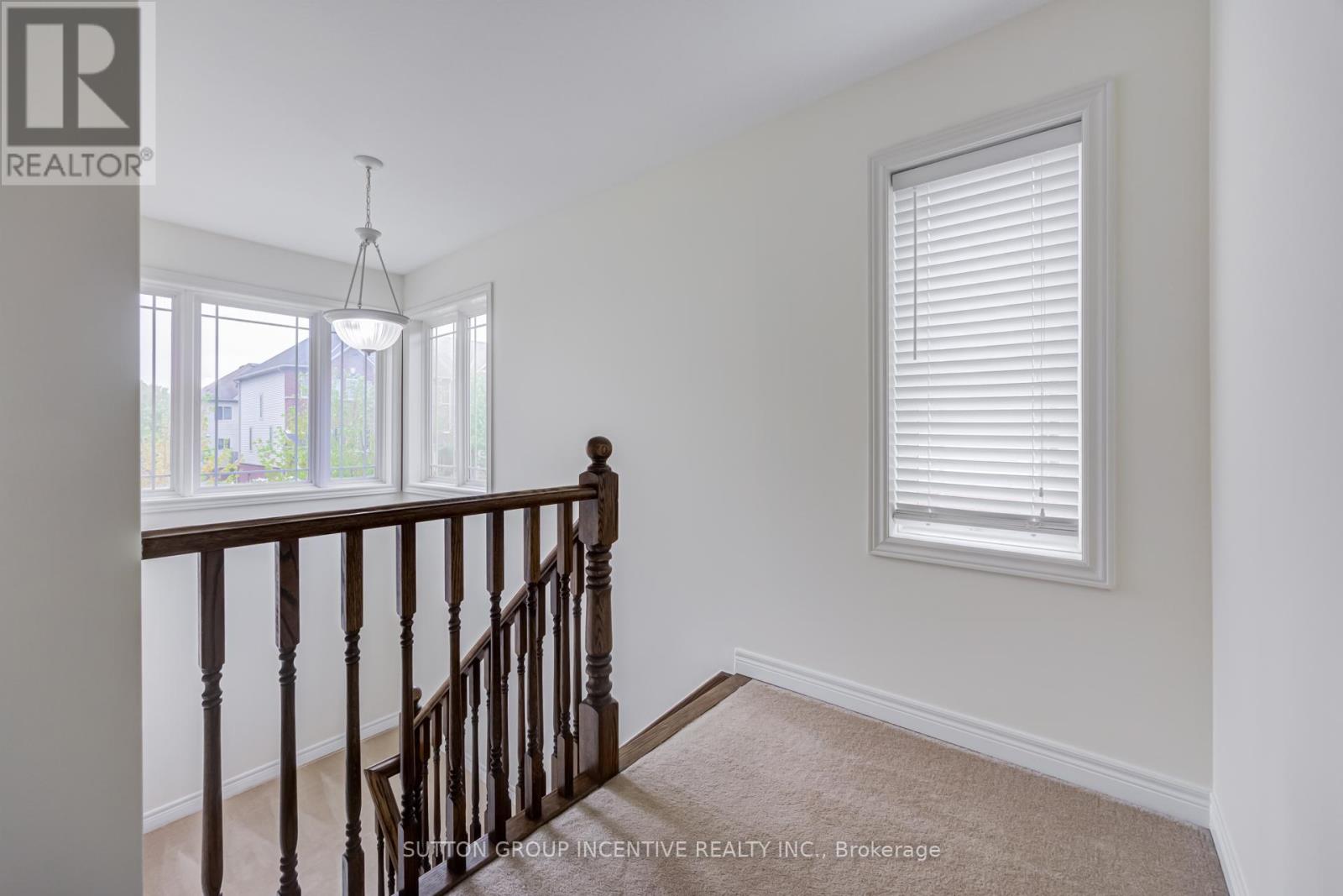 46 VIKING DRIVE - 18