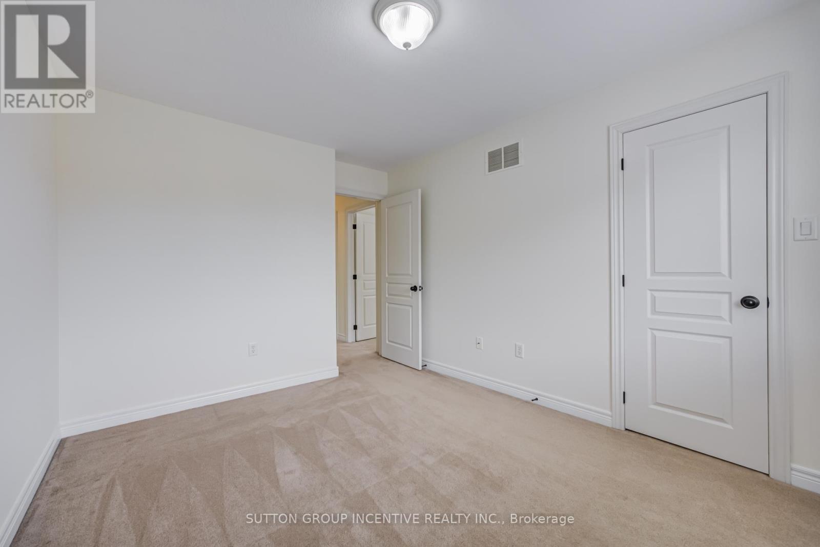 46 VIKING DRIVE - 28