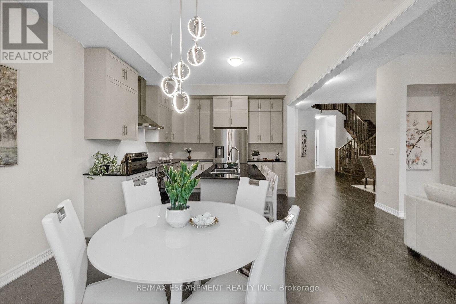 67 STARFIRE CRESCENT - 14