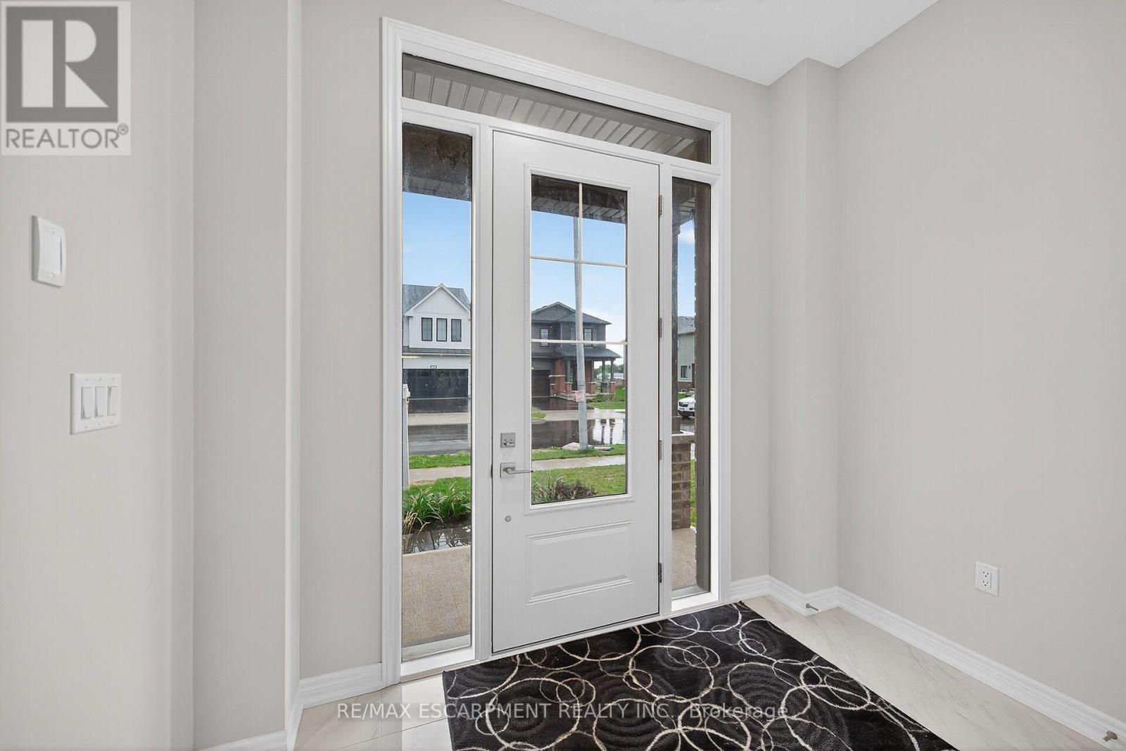 67 STARFIRE CRESCENT - 17