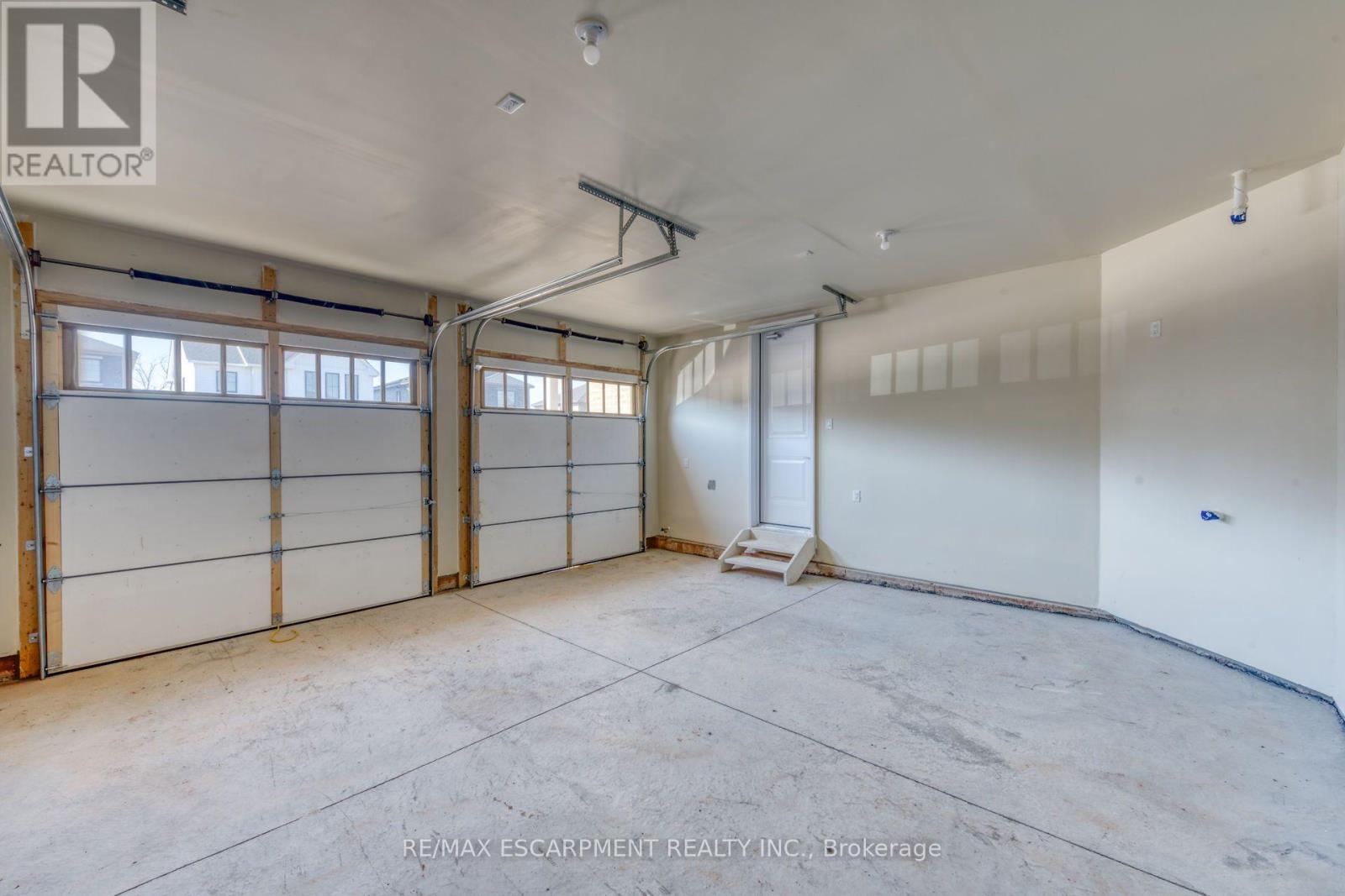 67 STARFIRE CRESCENT - 45