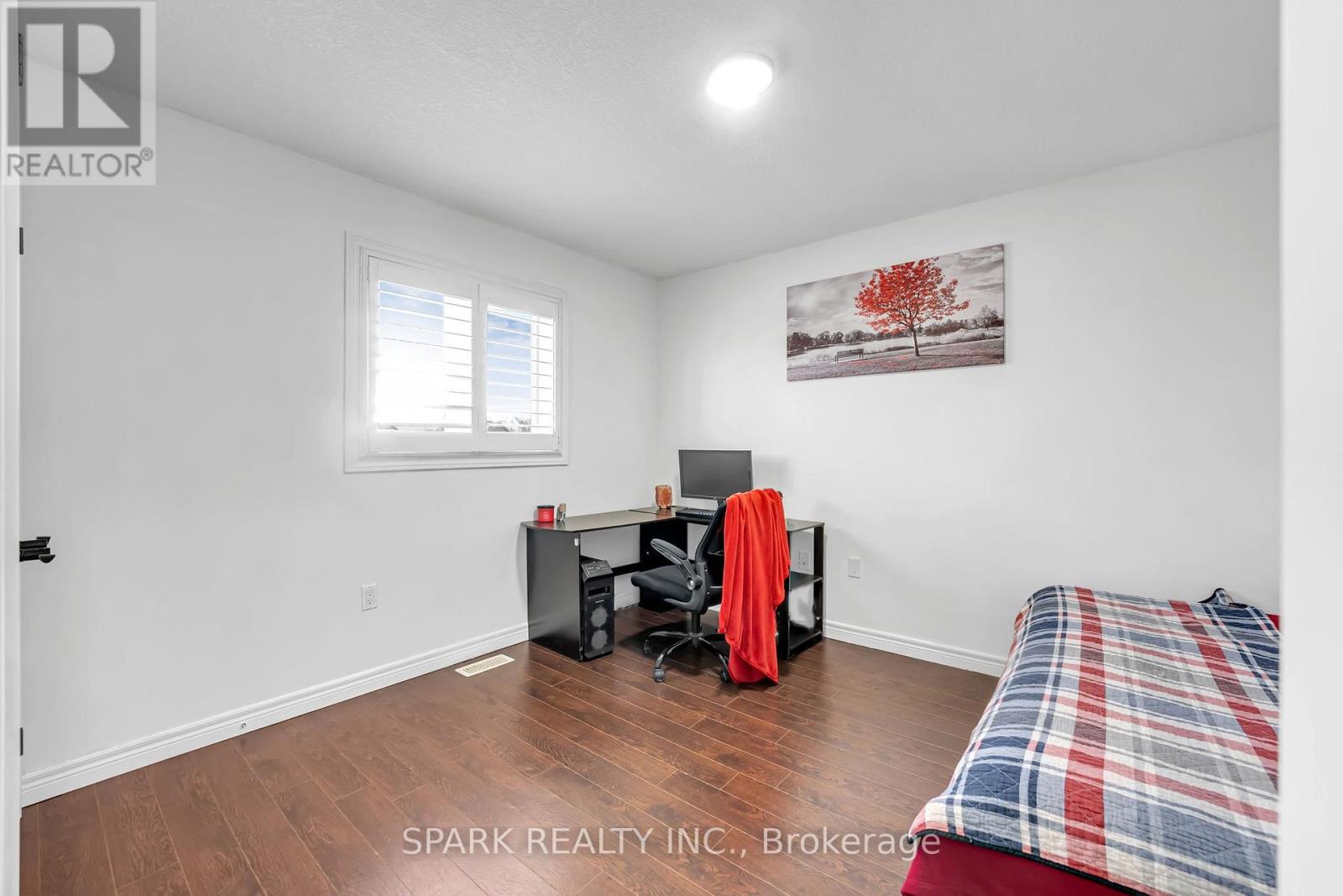 4 CUTTS CRESCENT - 15