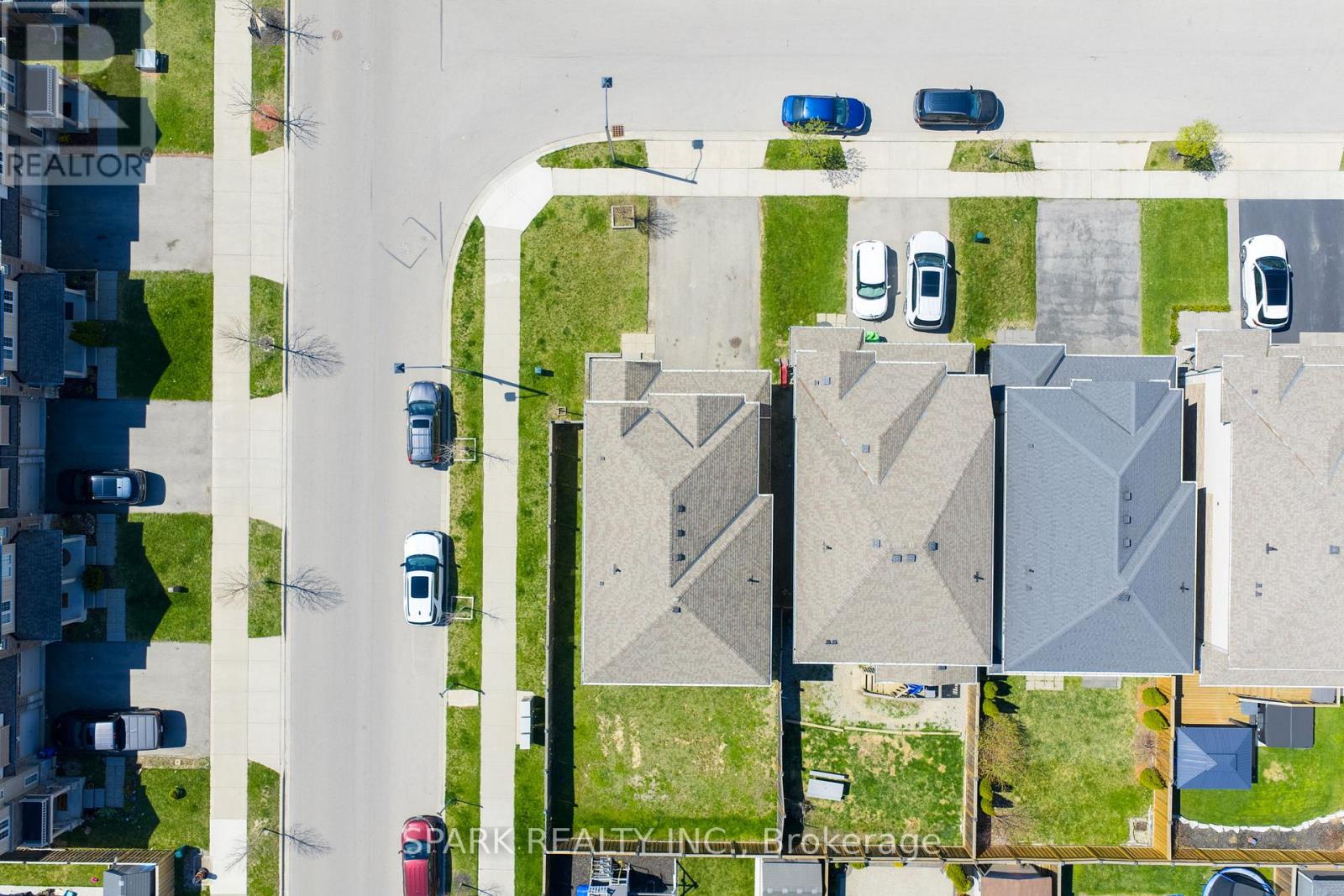 4 CUTTS CRESCENT - 22