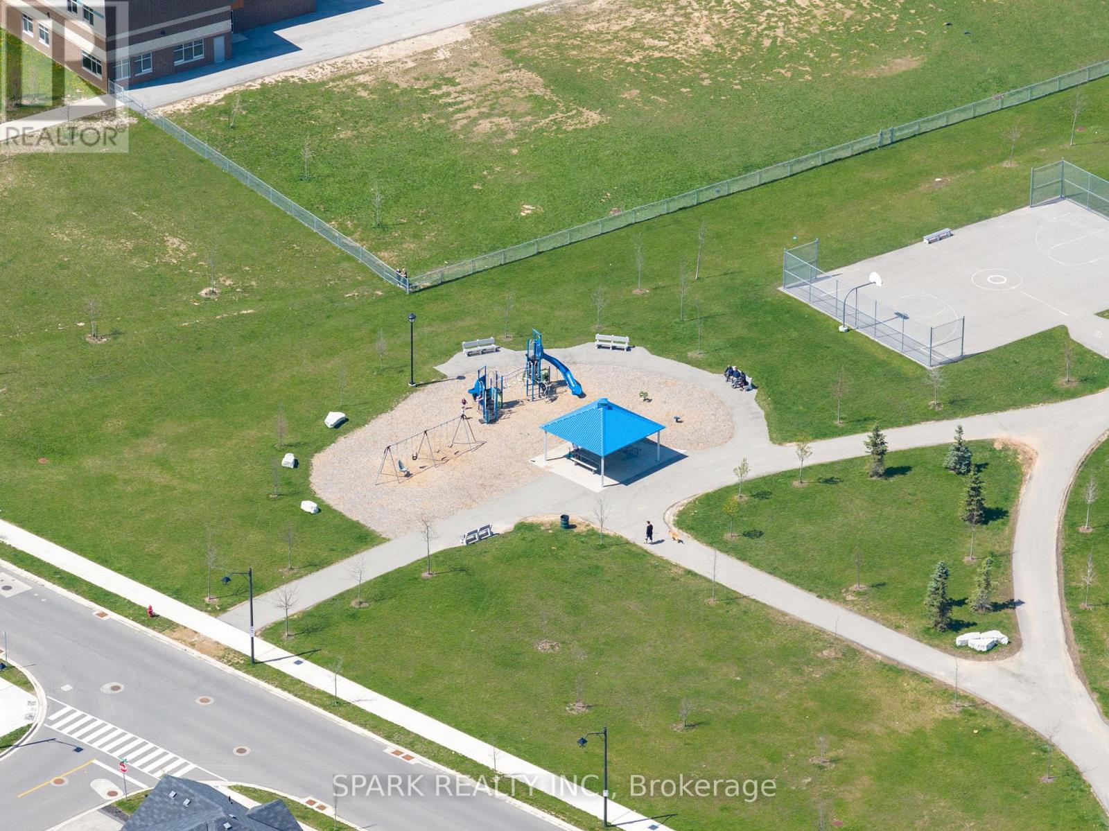 4 CUTTS CRESCENT - 23