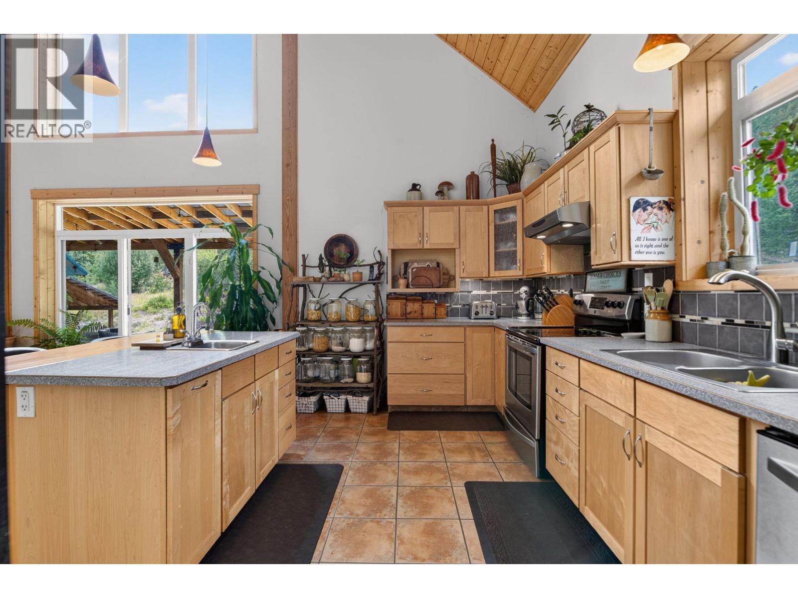 1124 FISH LAKE Road W - 22