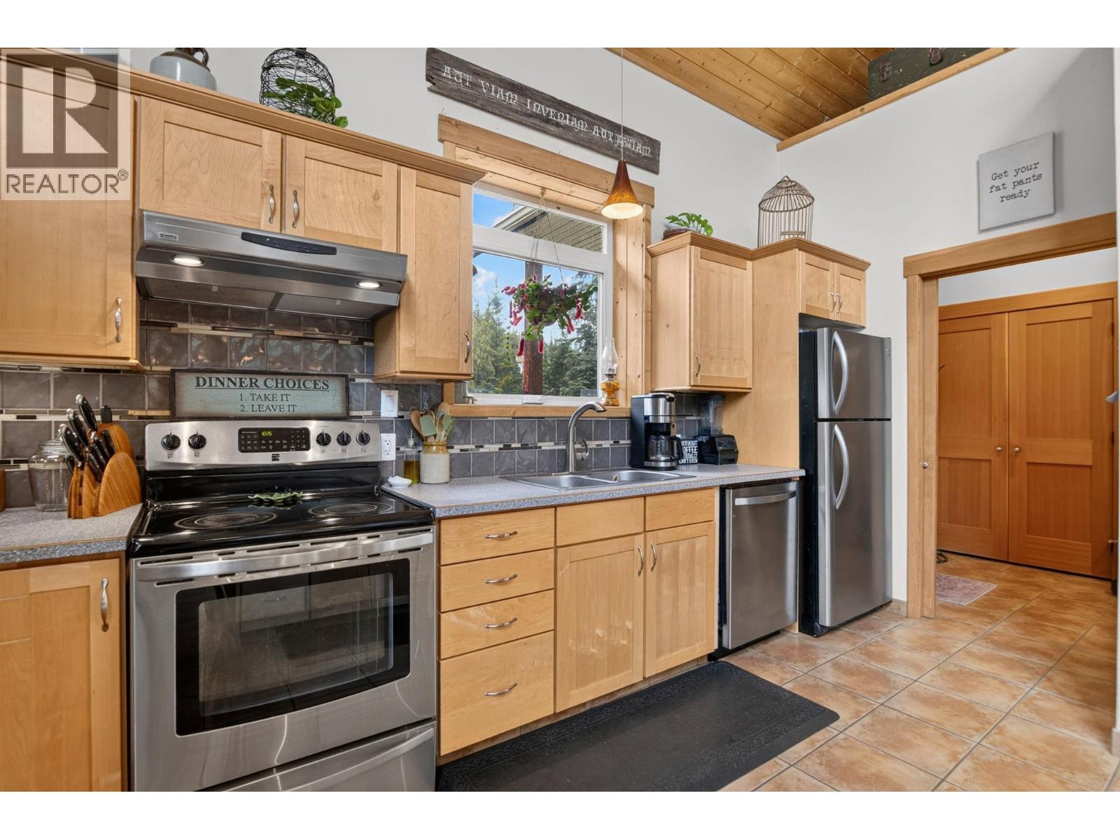 1124 FISH LAKE Road W - 23