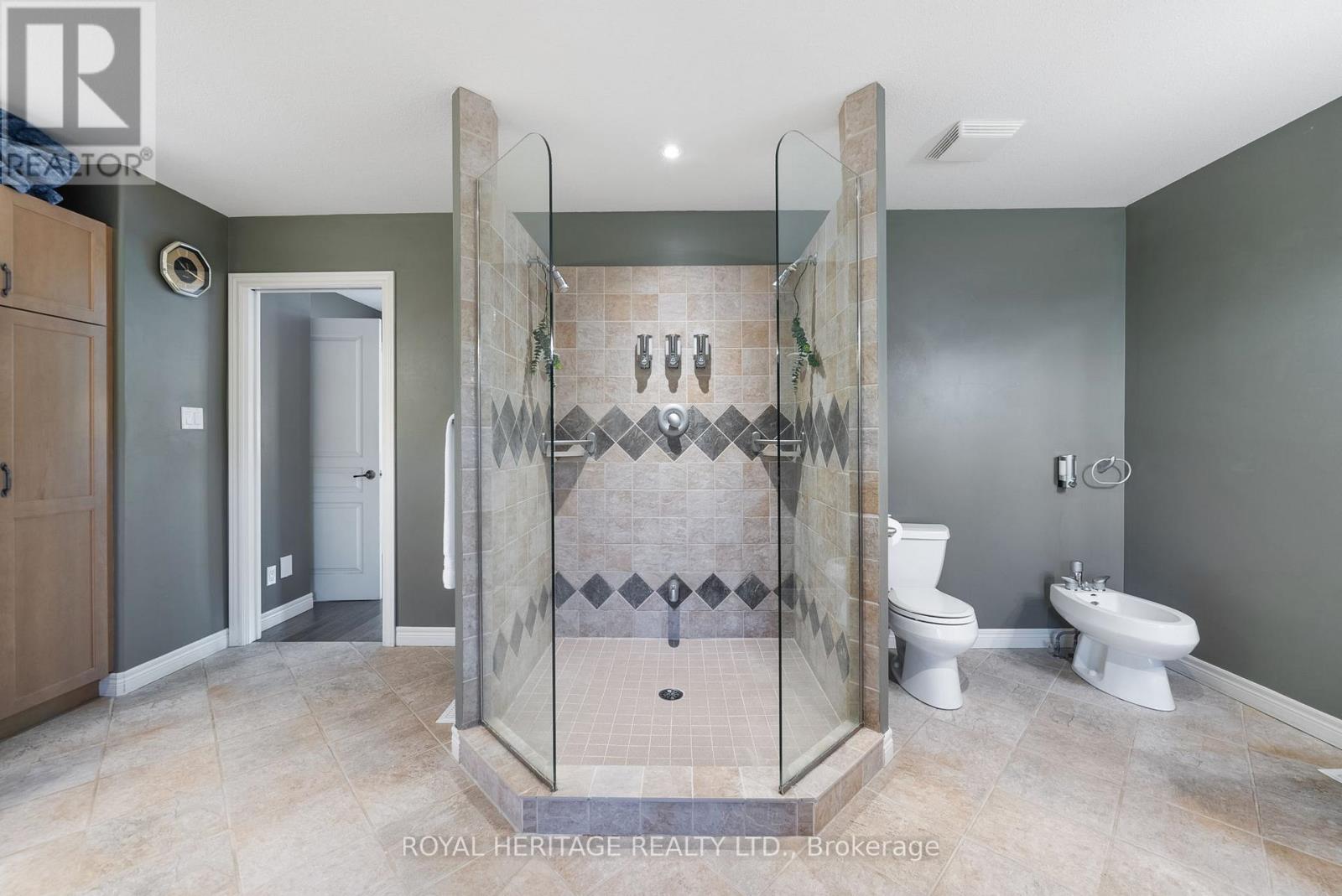 141 SHANAGARRY DRIVE - 24