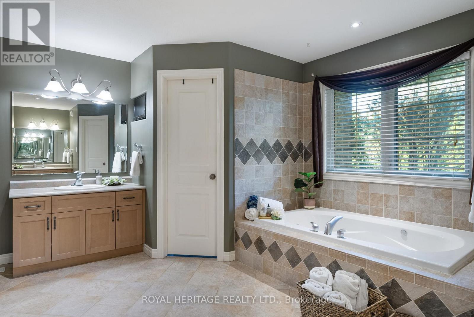 141 SHANAGARRY DRIVE - 22