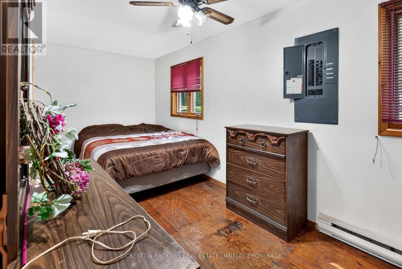 468 MOORHEAD LANE - 13