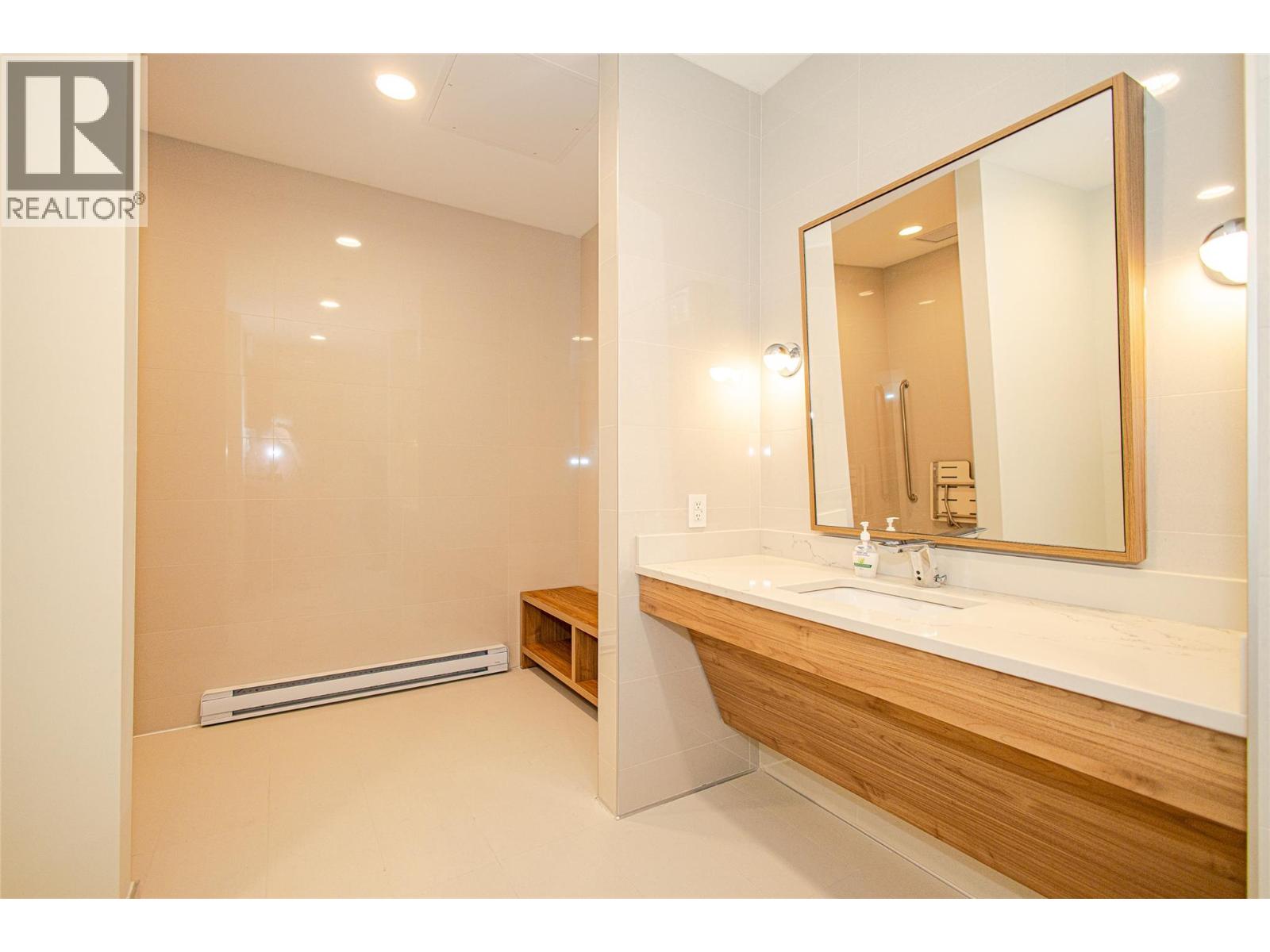 #2103 238 Leon Avenue - 14
