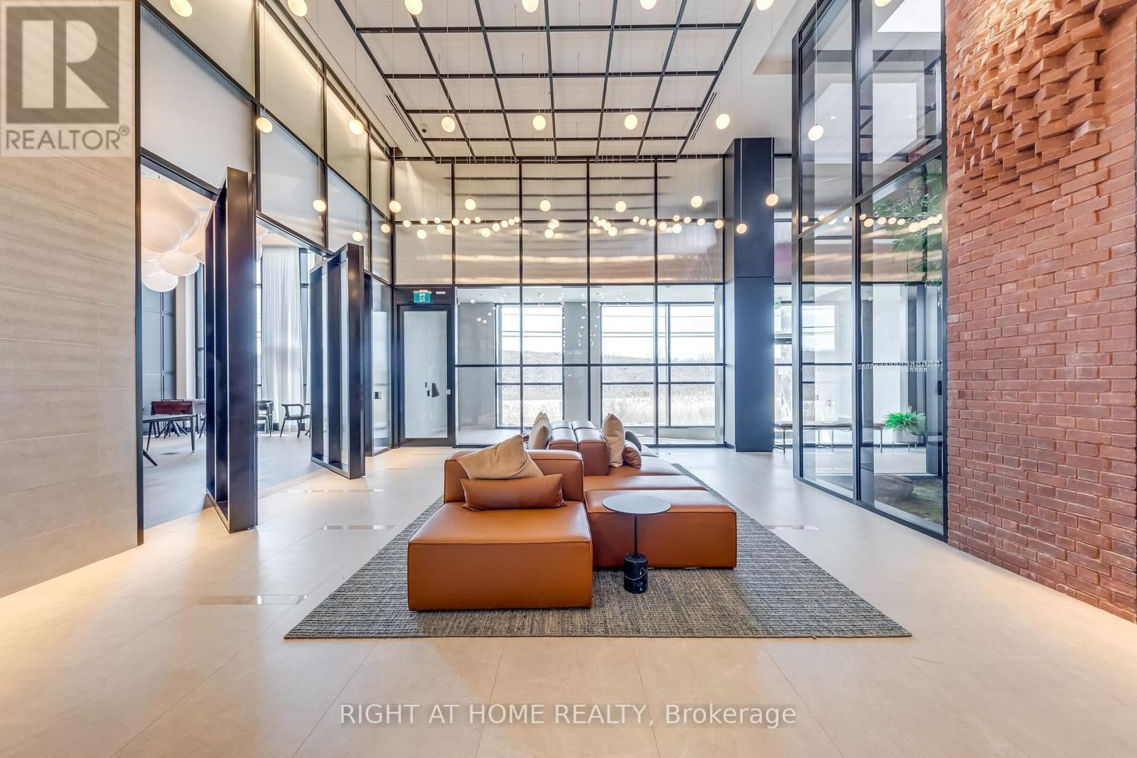 Entrance and lobby - seating