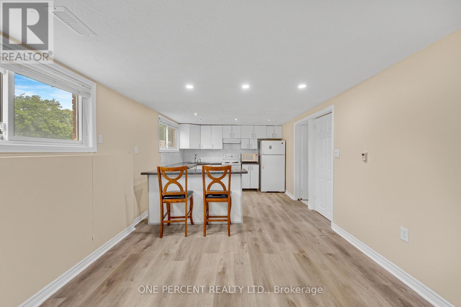 101 KENTLEY DRIVE - 35