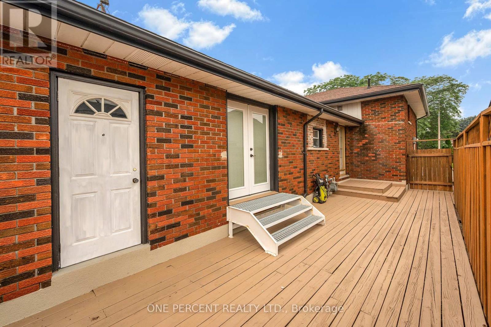 101 KENTLEY DRIVE - 41