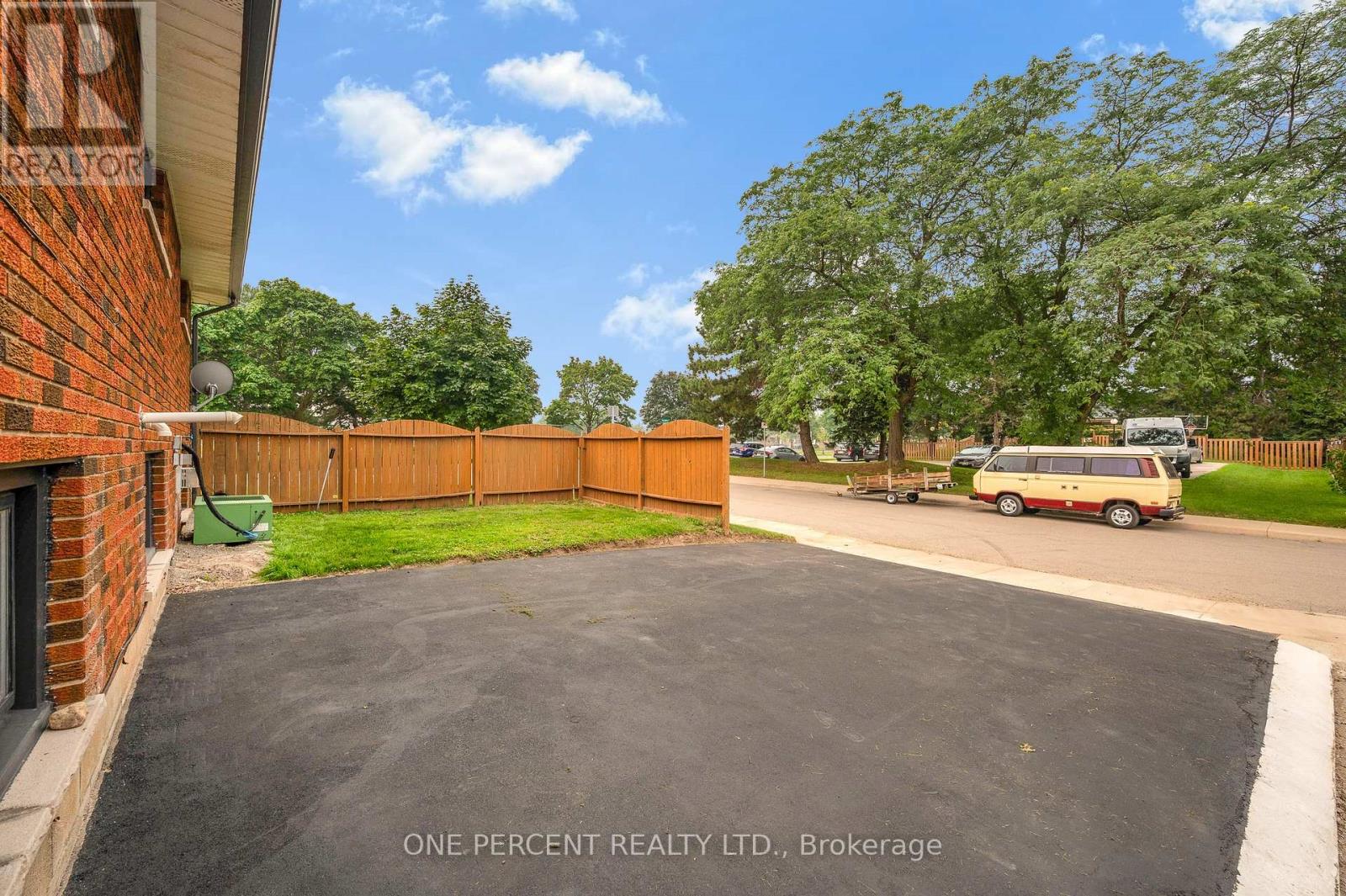 101 KENTLEY DRIVE - 5