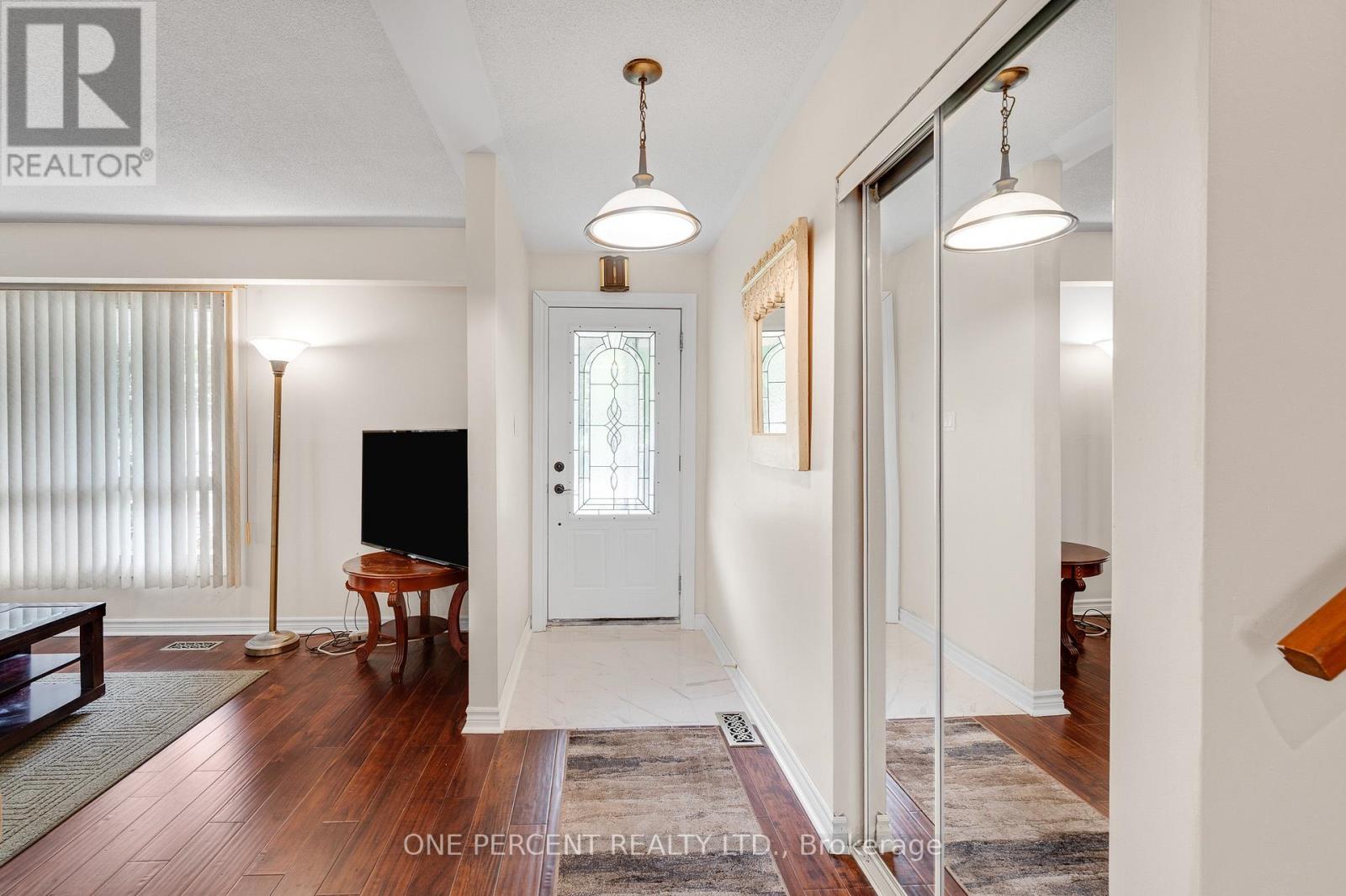 101 KENTLEY DRIVE - 8