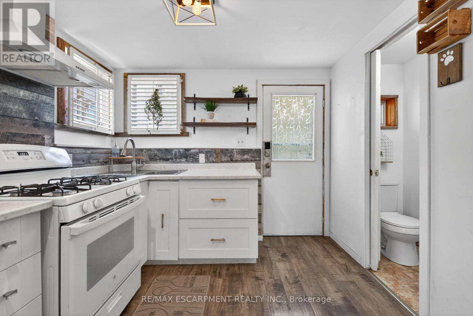 3824 ROXBOROUGH AVENUE - Image 31