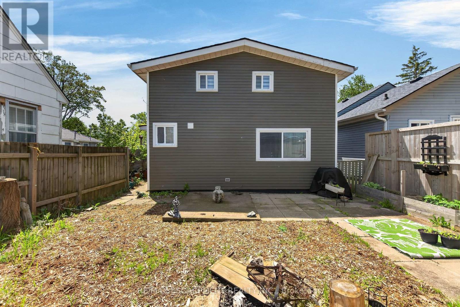 3824 ROXBOROUGH AVENUE - 47