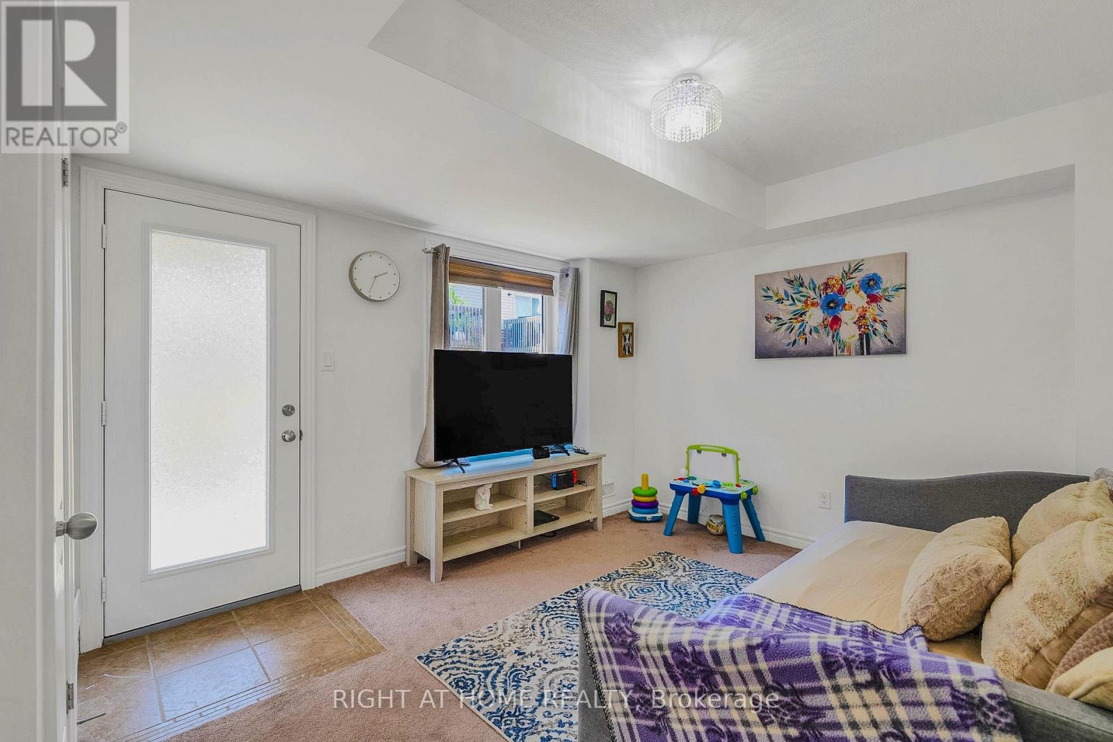 8 KENRIDGE TERRACE - Image 13