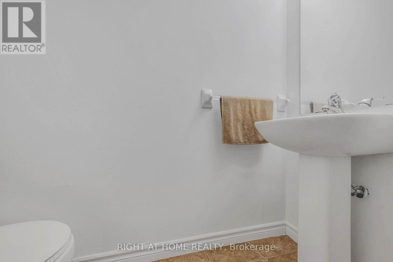 8 KENRIDGE TERRACE - Image 15