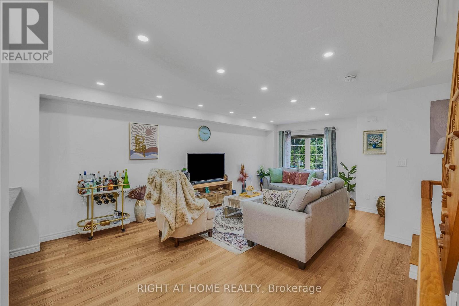 8 KENRIDGE TERRACE - Image 17