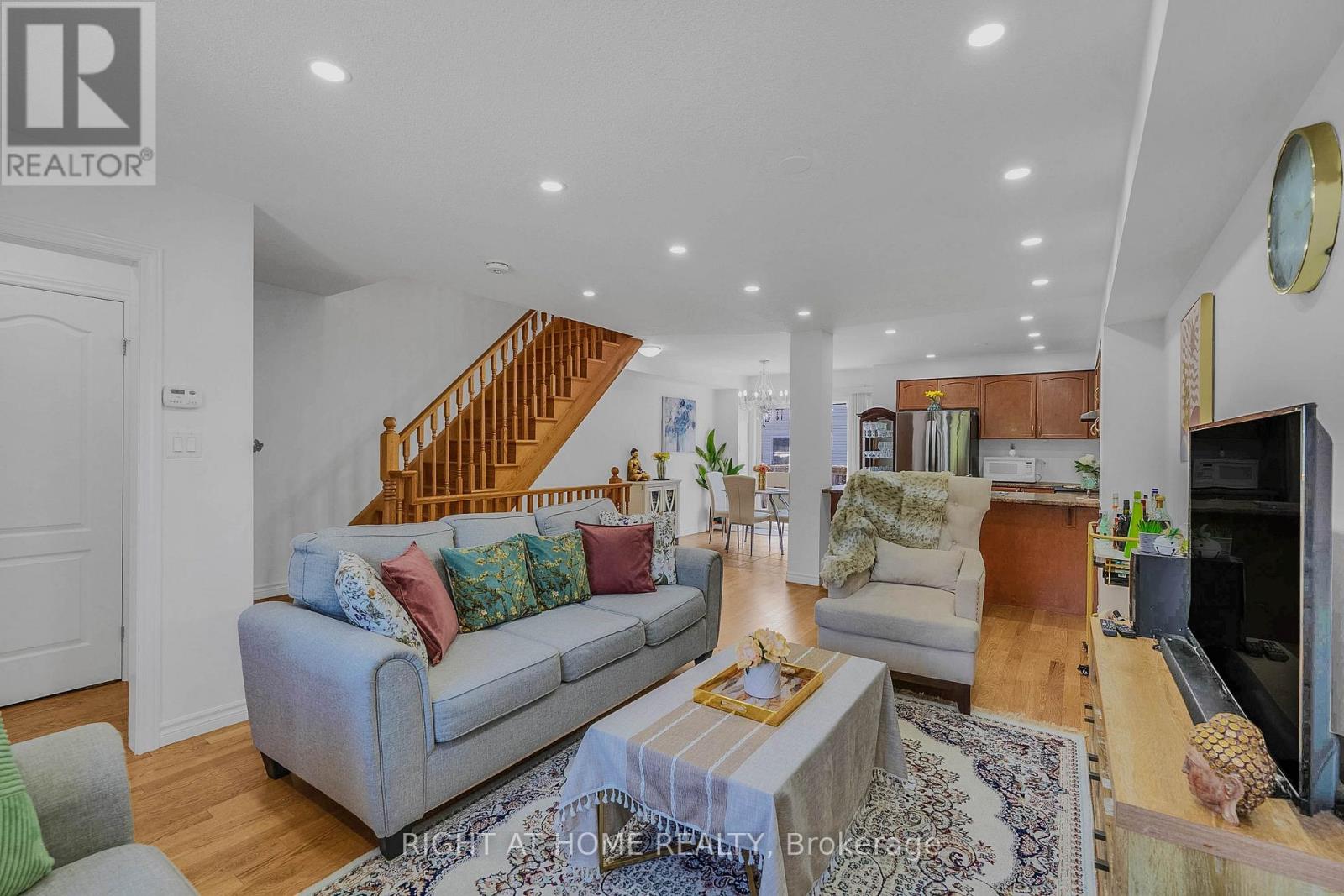8 KENRIDGE TERRACE - Image 19
