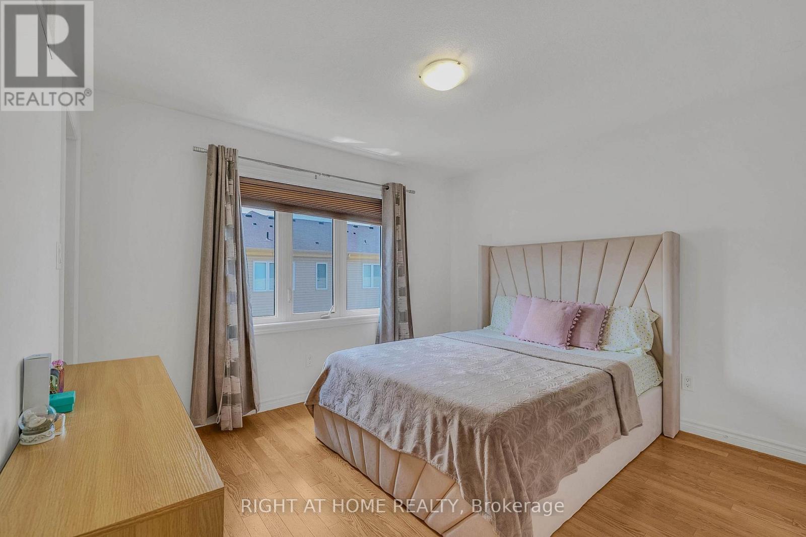 8 KENRIDGE TERRACE - Image 28