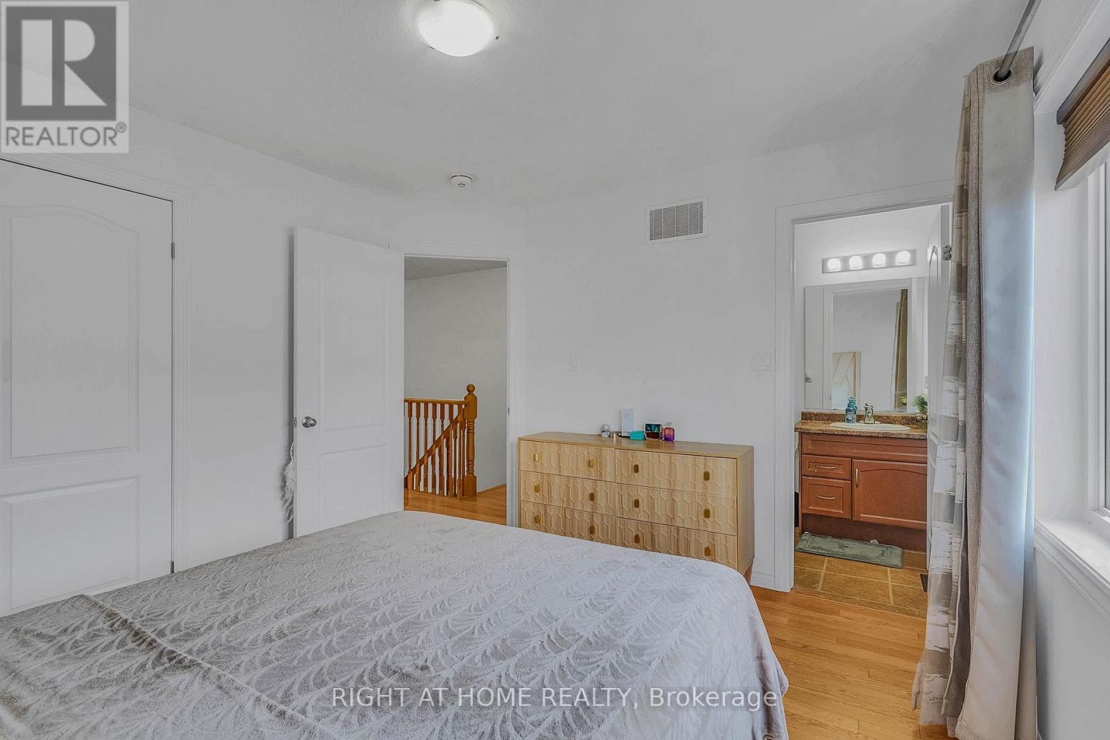 8 KENRIDGE TERRACE - Image 29