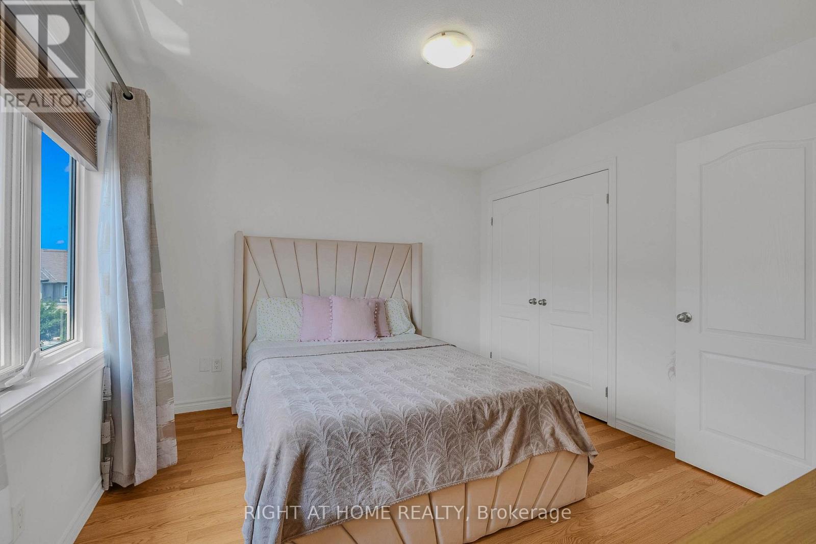 8 KENRIDGE TERRACE - Image 30