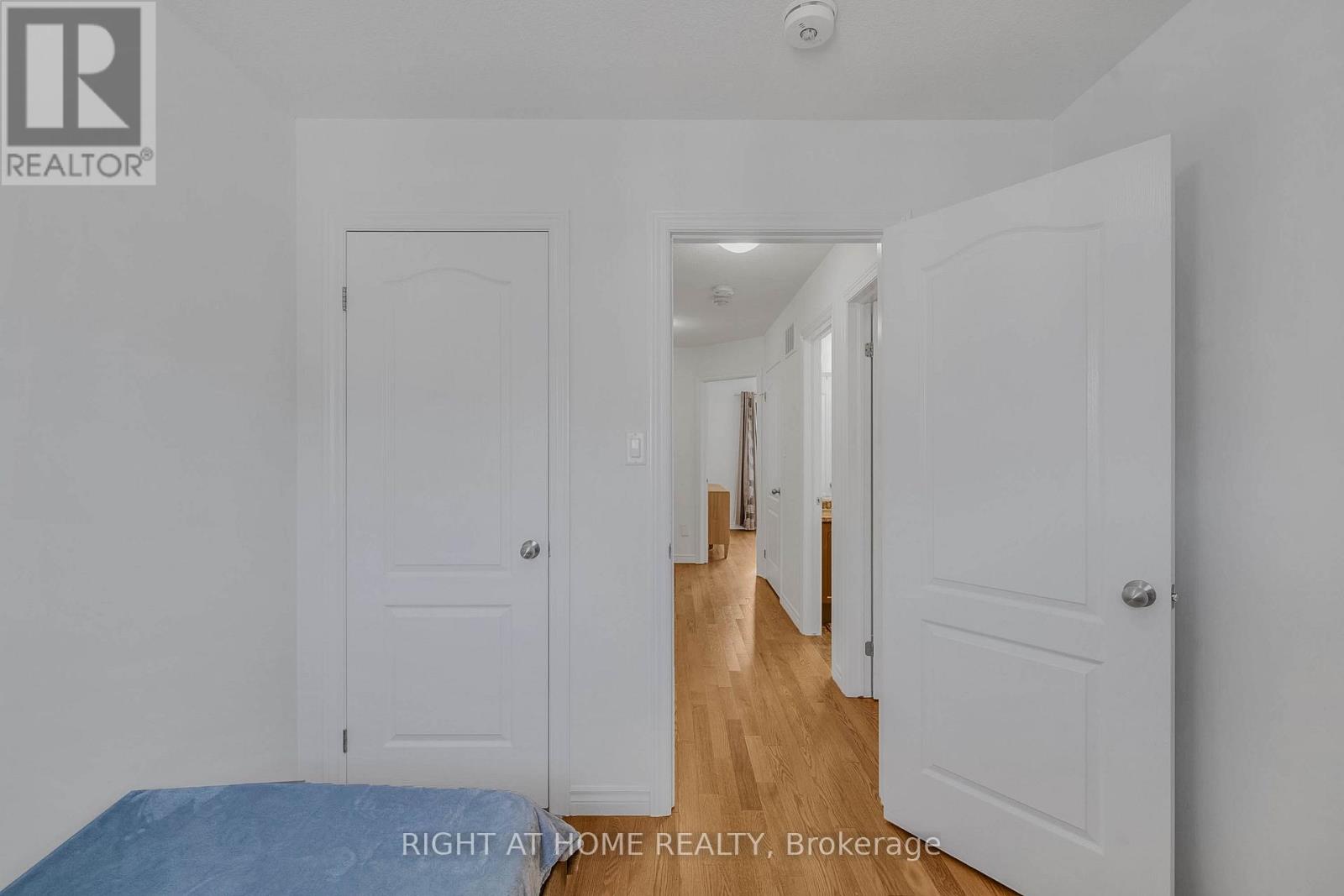8 KENRIDGE TERRACE - Image 33