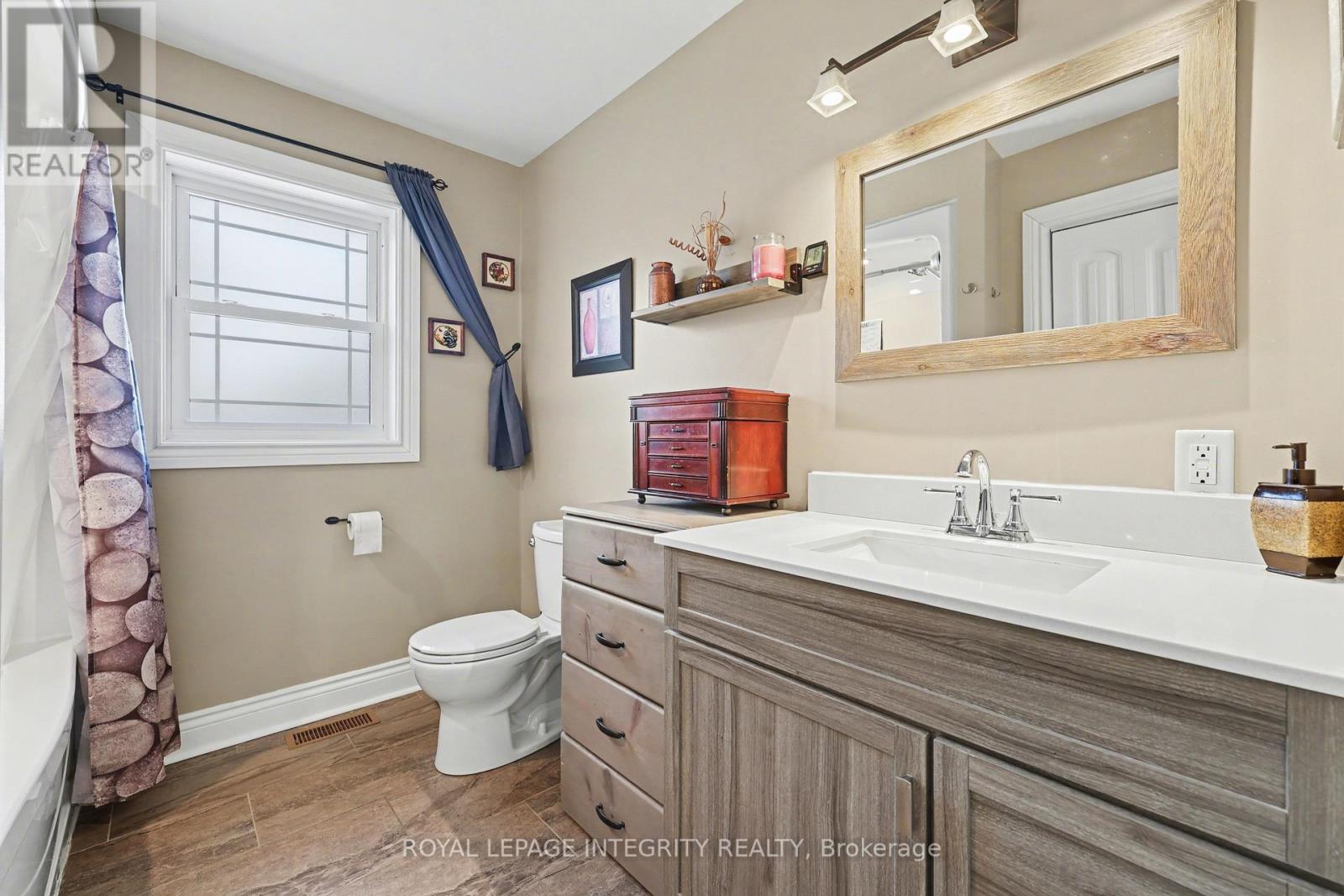 165 BRISTOW DRIVE - 25