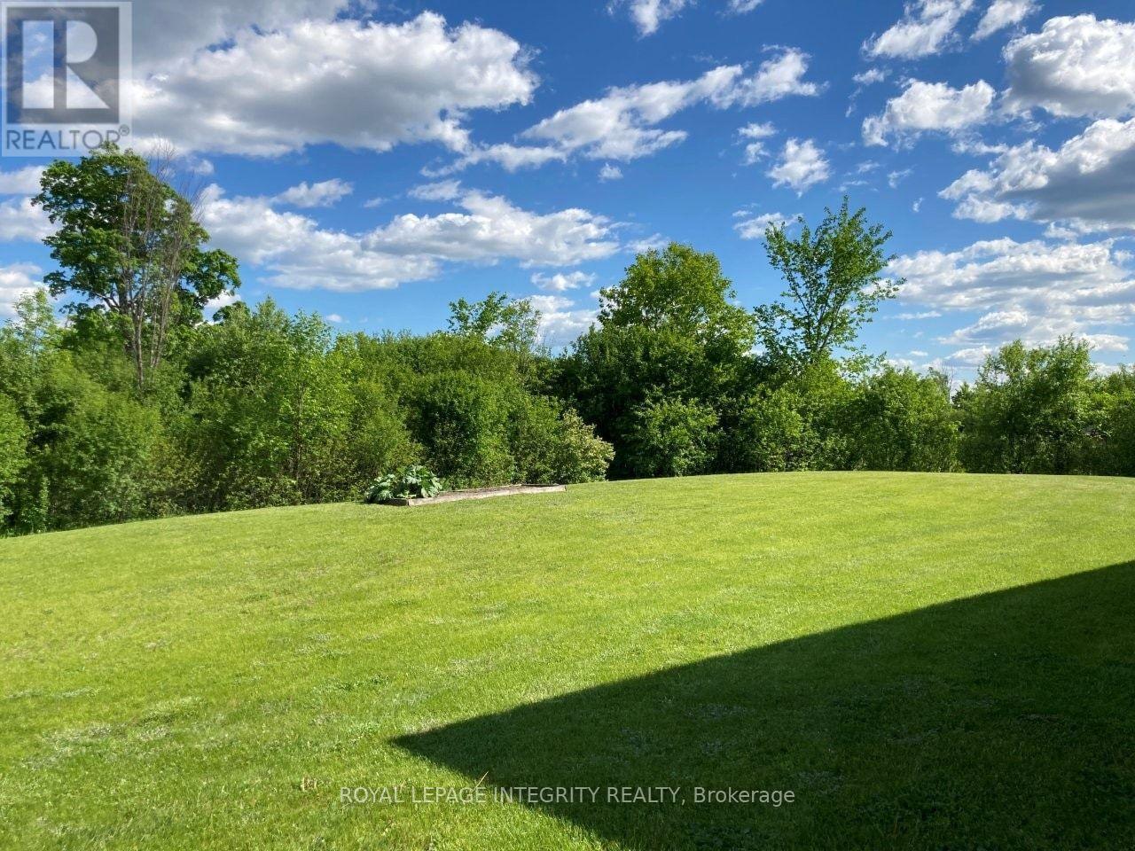 165 BRISTOW DRIVE - 36