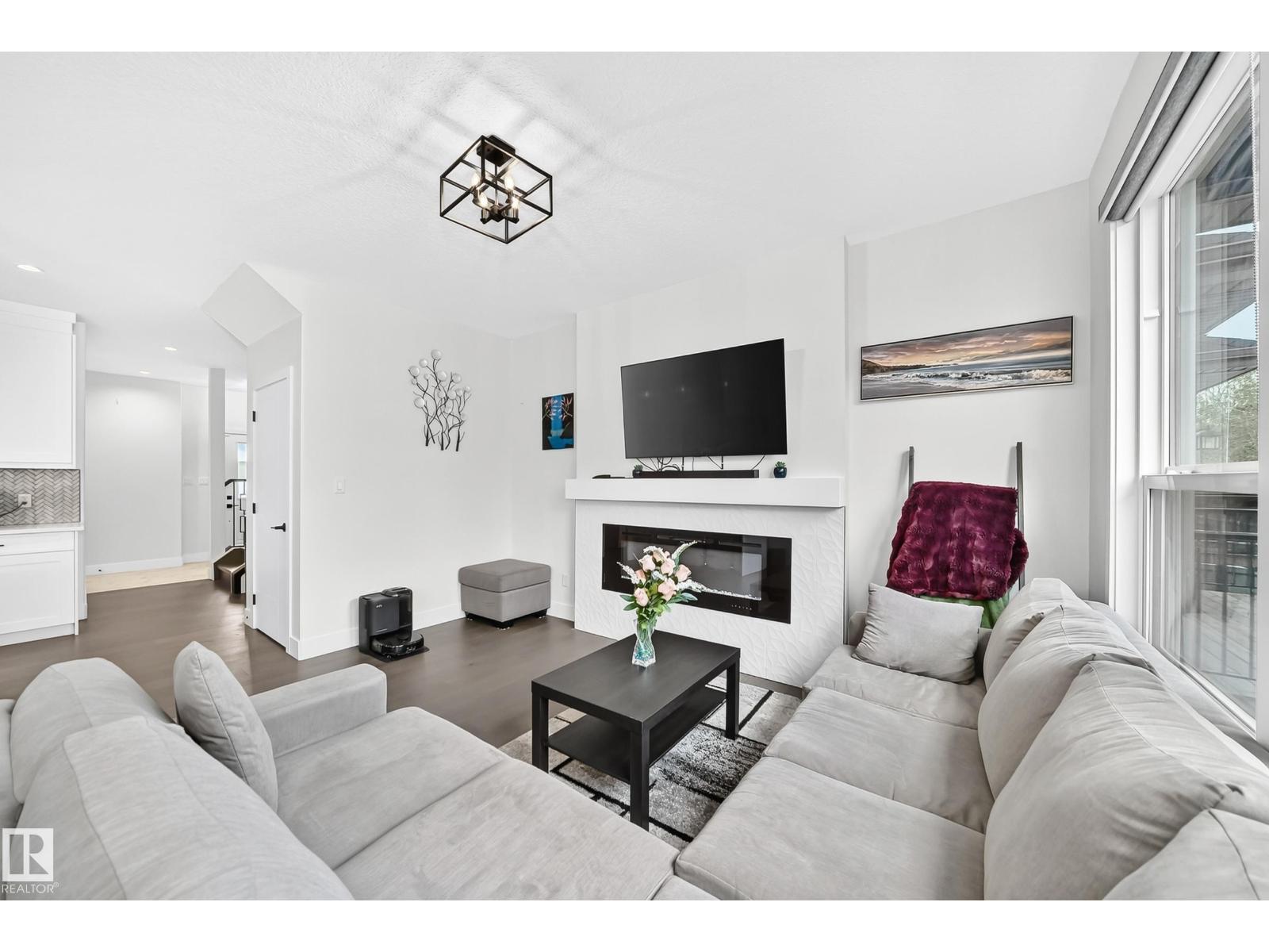 22270 99A AV NW - 5