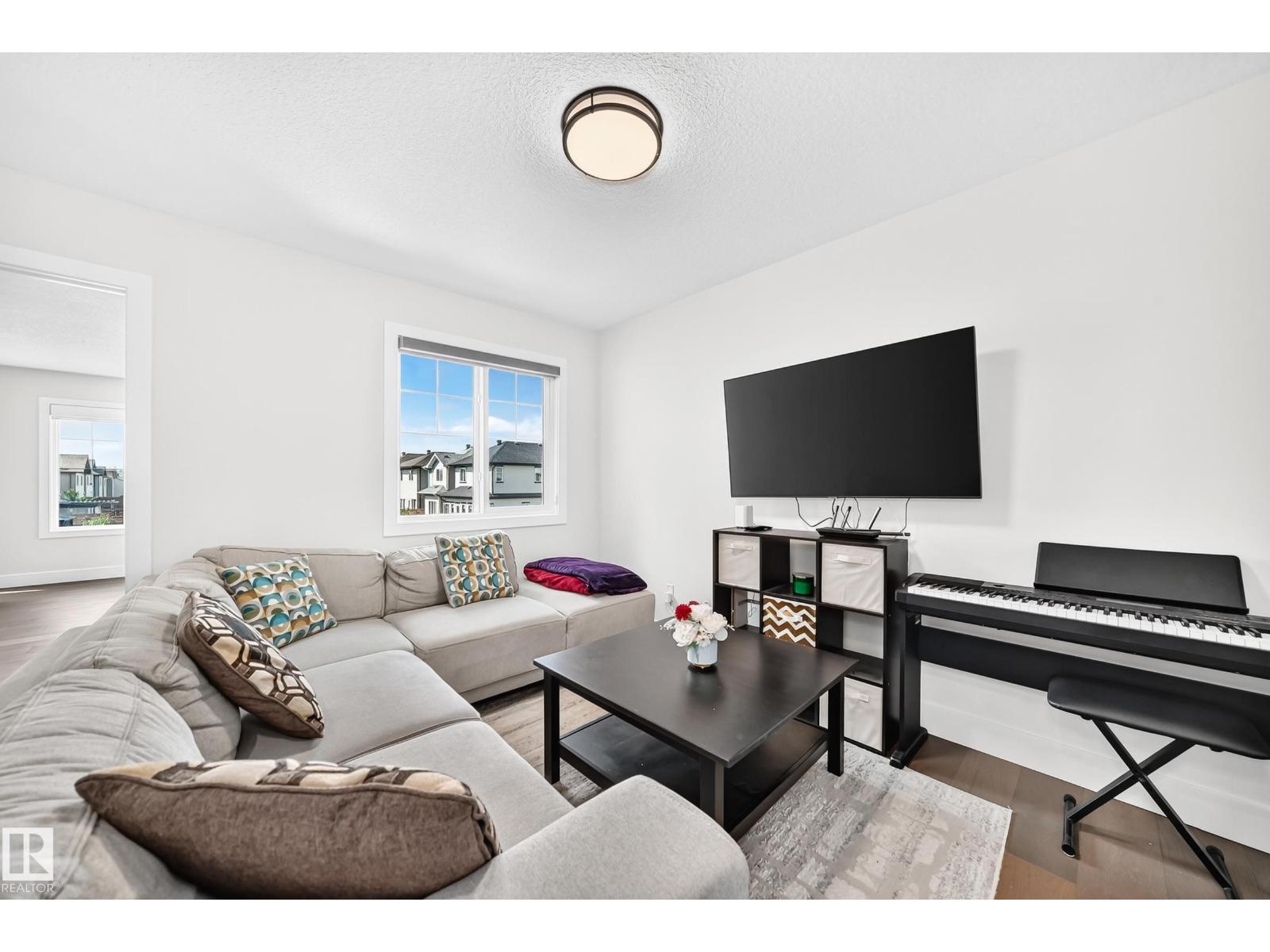 22270 99A AV NW - 36