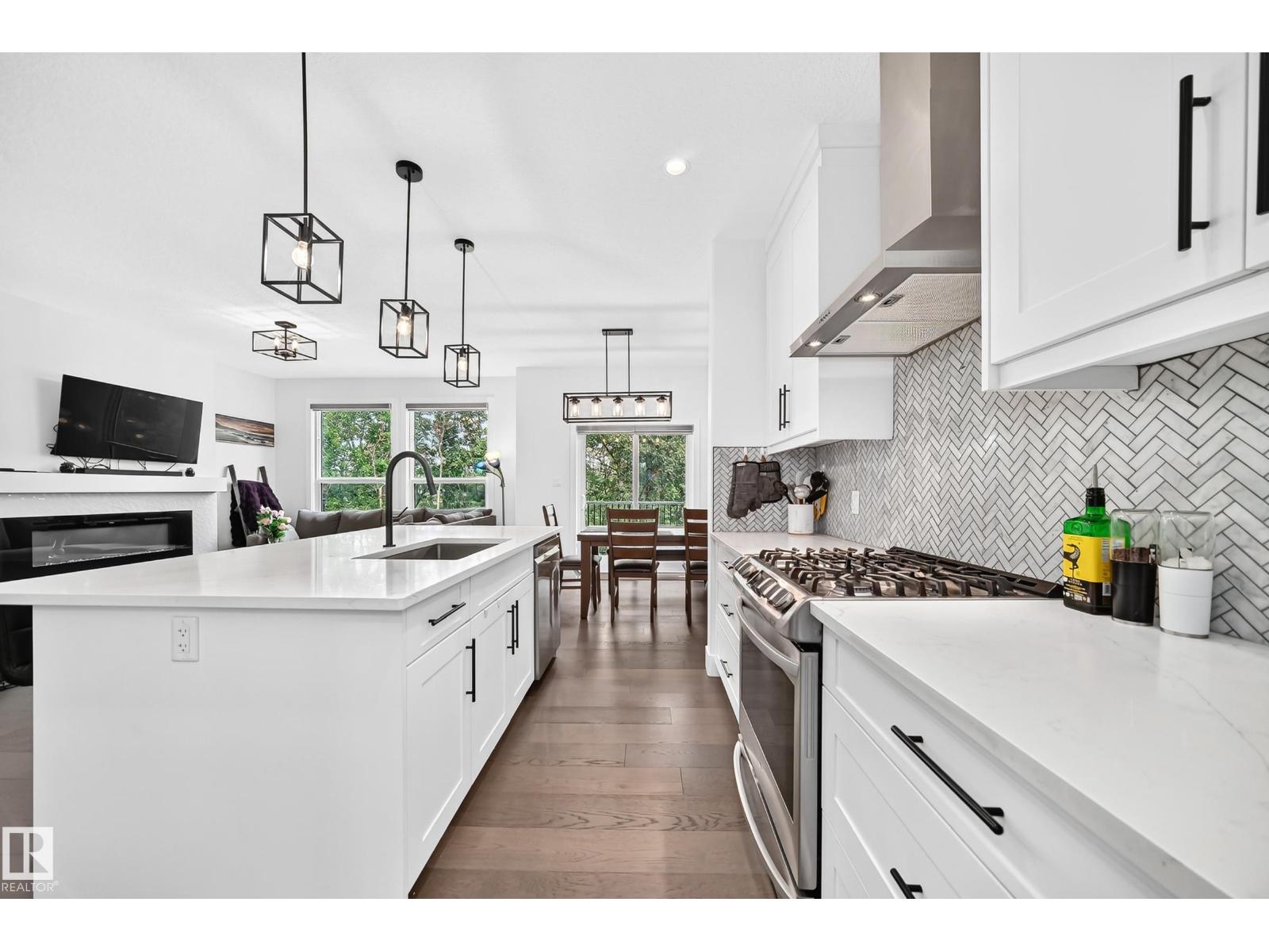 22270 99A AV NW - 10