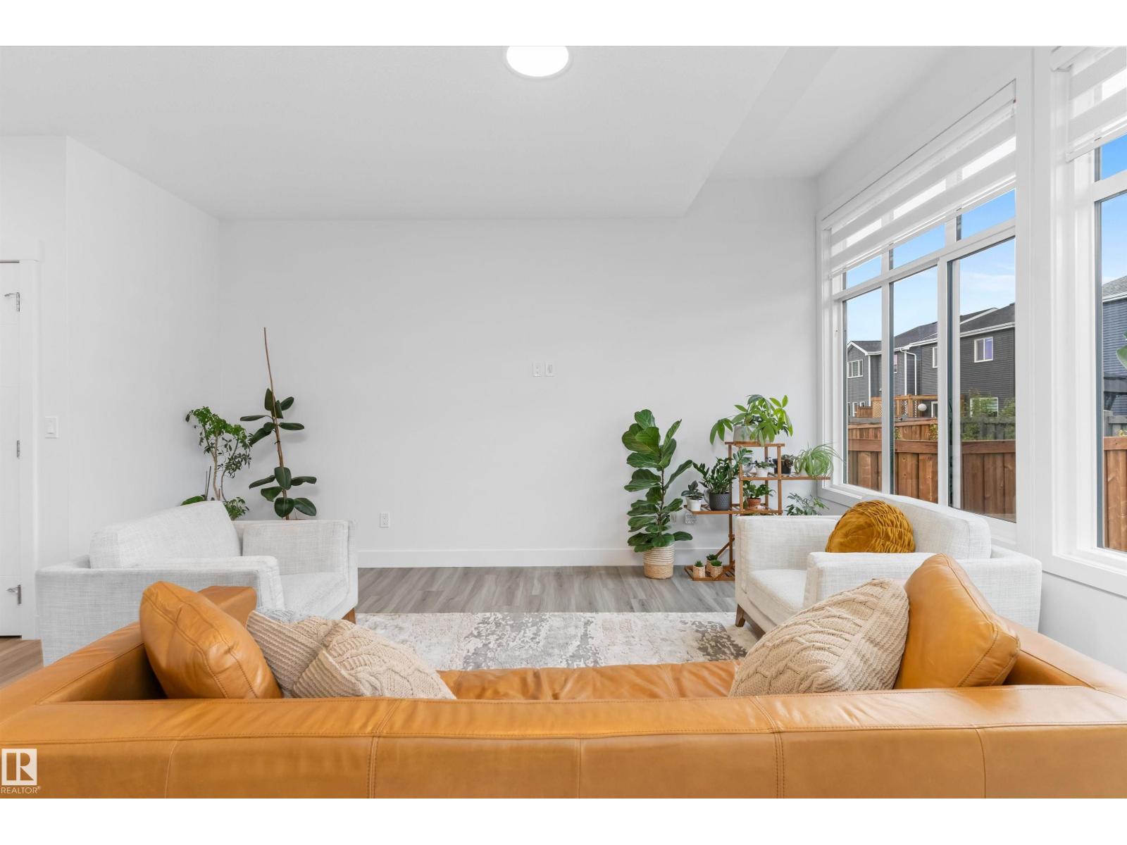 16624 32 AV SW - 14
