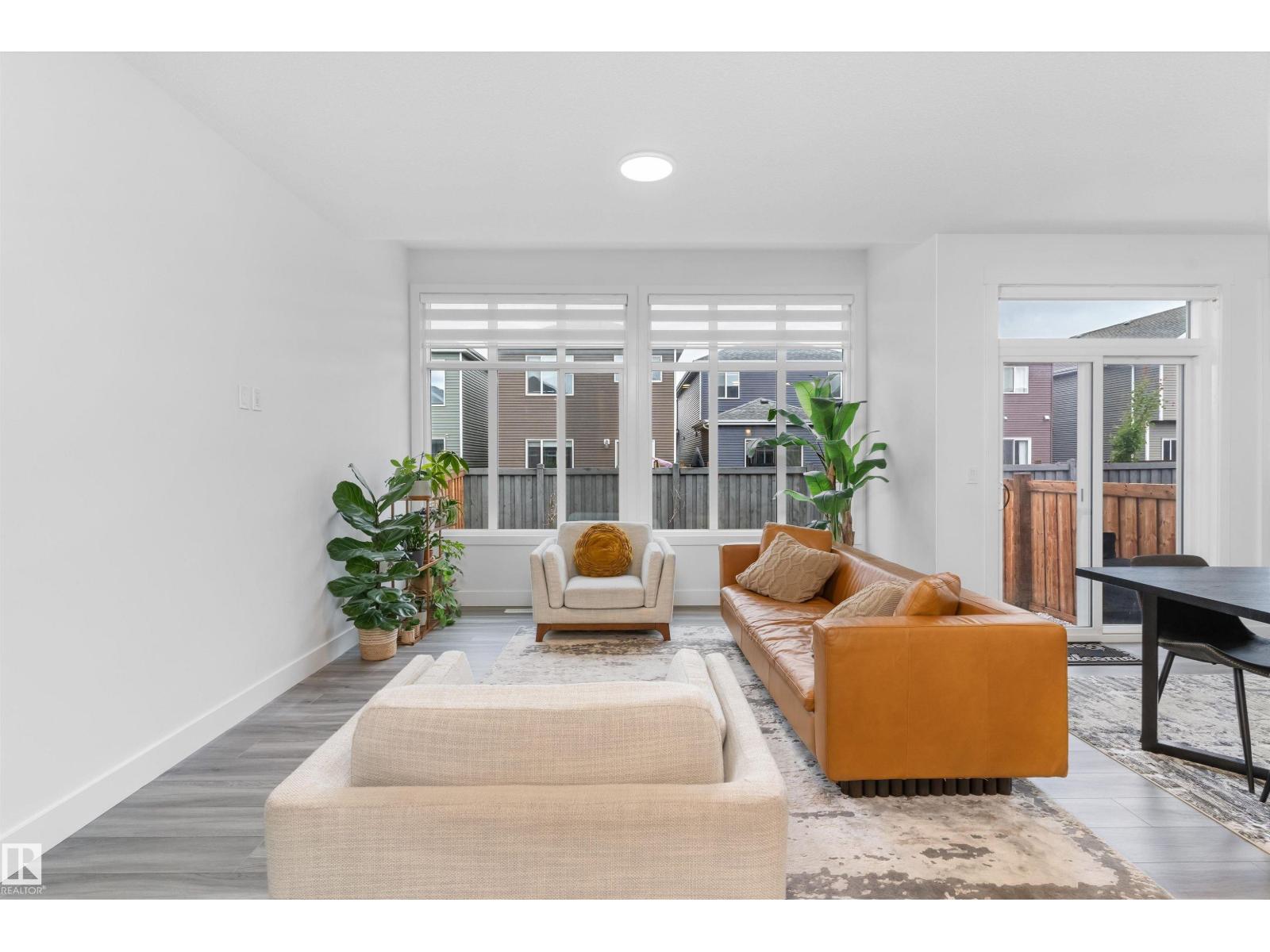 16624 32 AV SW - 16