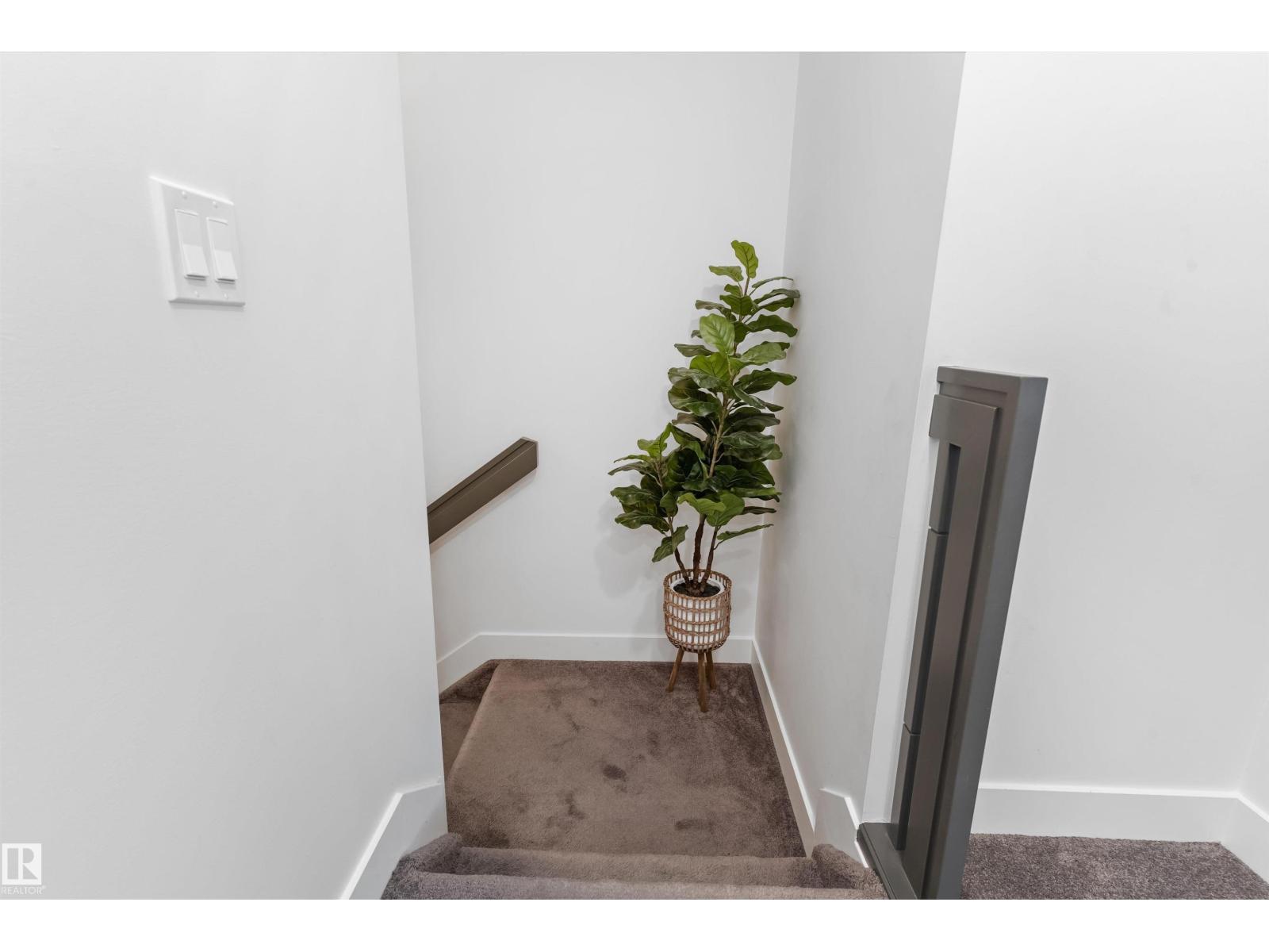 16624 32 AV SW - 20
