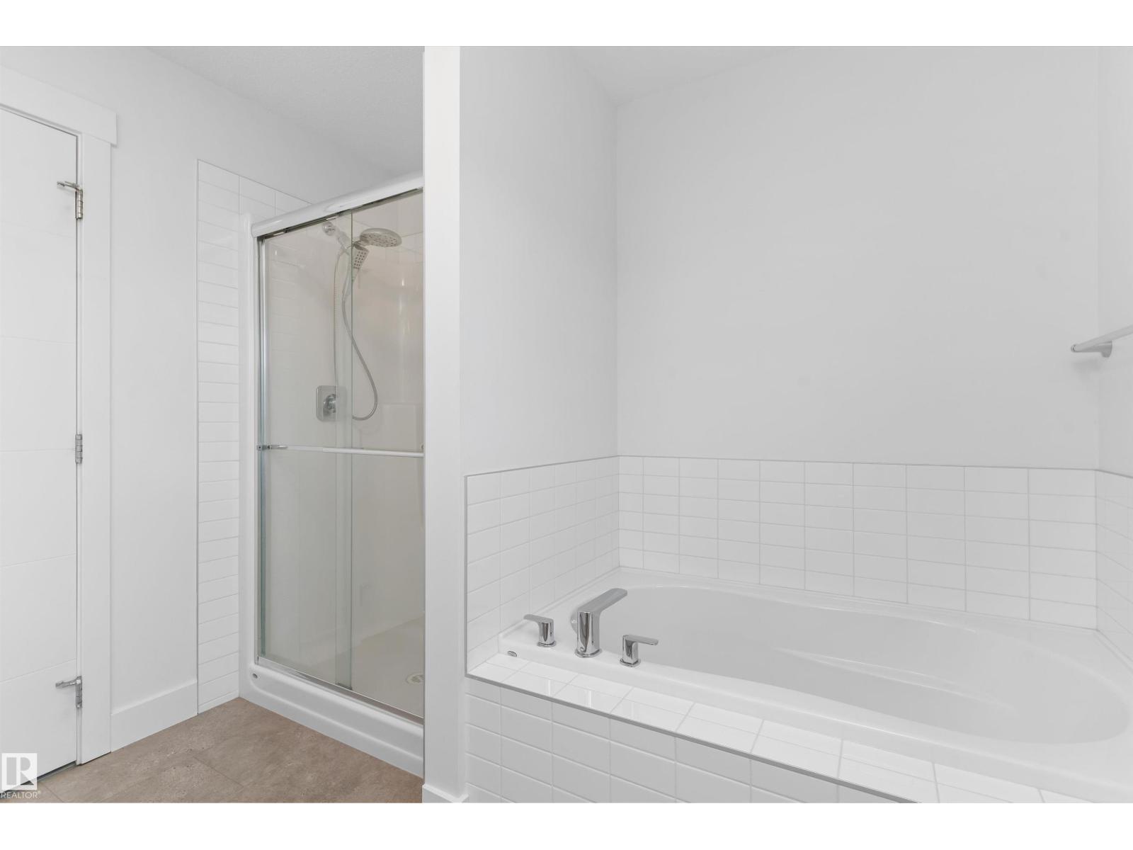 16624 32 AV SW - 22