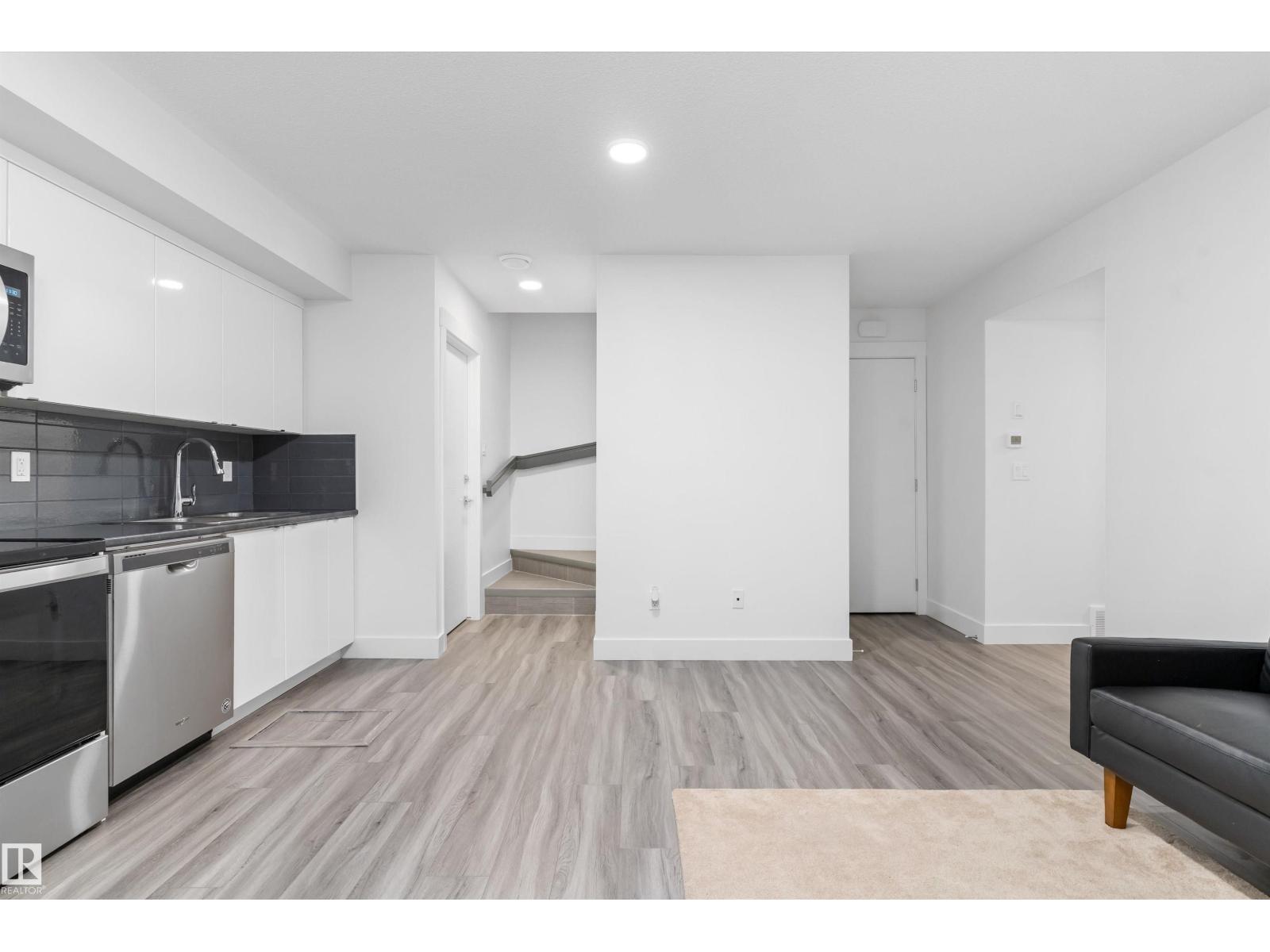 16624 32 AV SW - 39