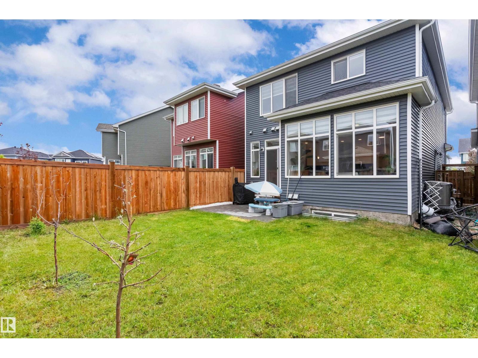 16624 32 AV SW - 48