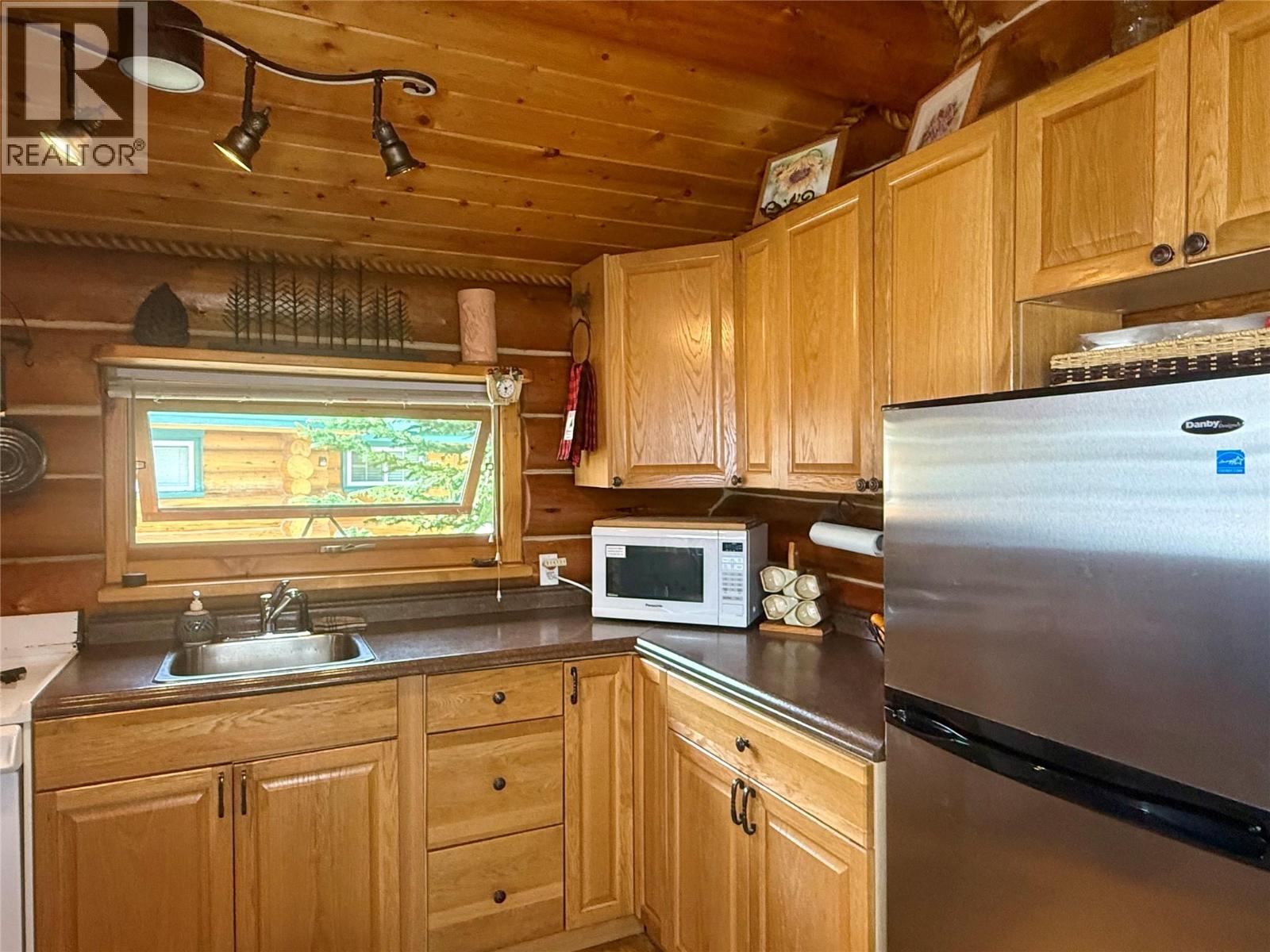 Cabin 4 Hatheume Lake Road - 16