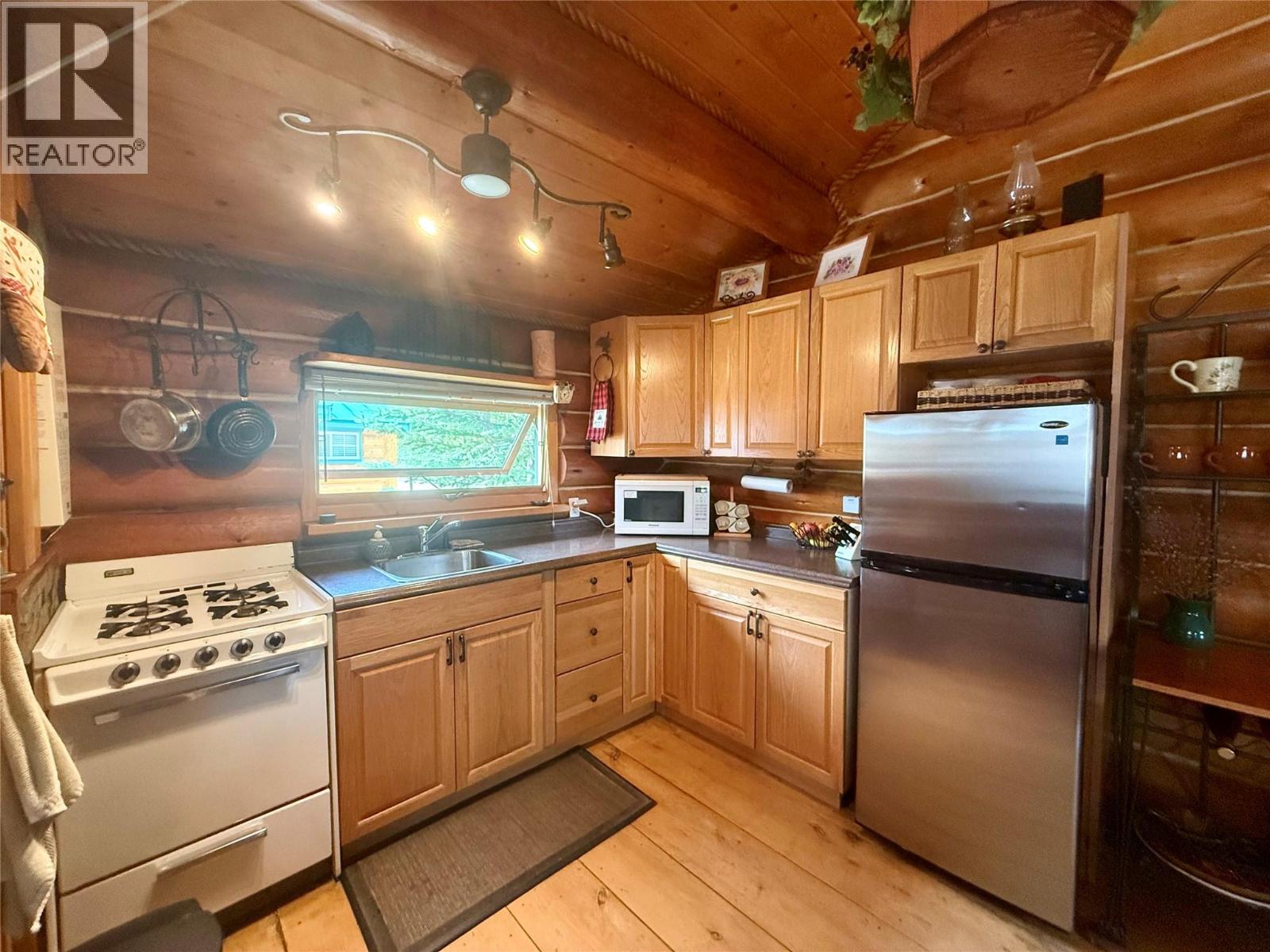 Cabin 4 Hatheume Lake Road - 14