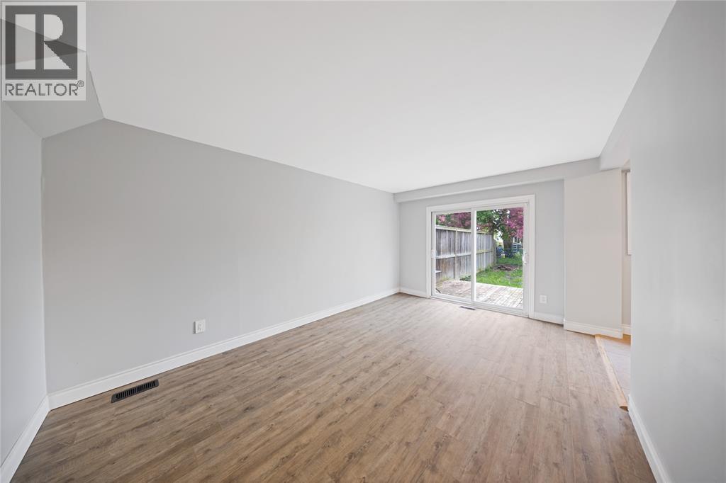 183 BEDFORD CRESCENT - 12