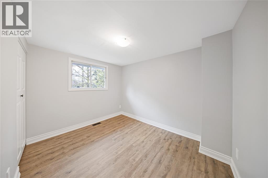 183 BEDFORD CRESCENT - 17