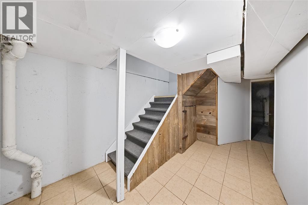 183 BEDFORD CRESCENT - 19