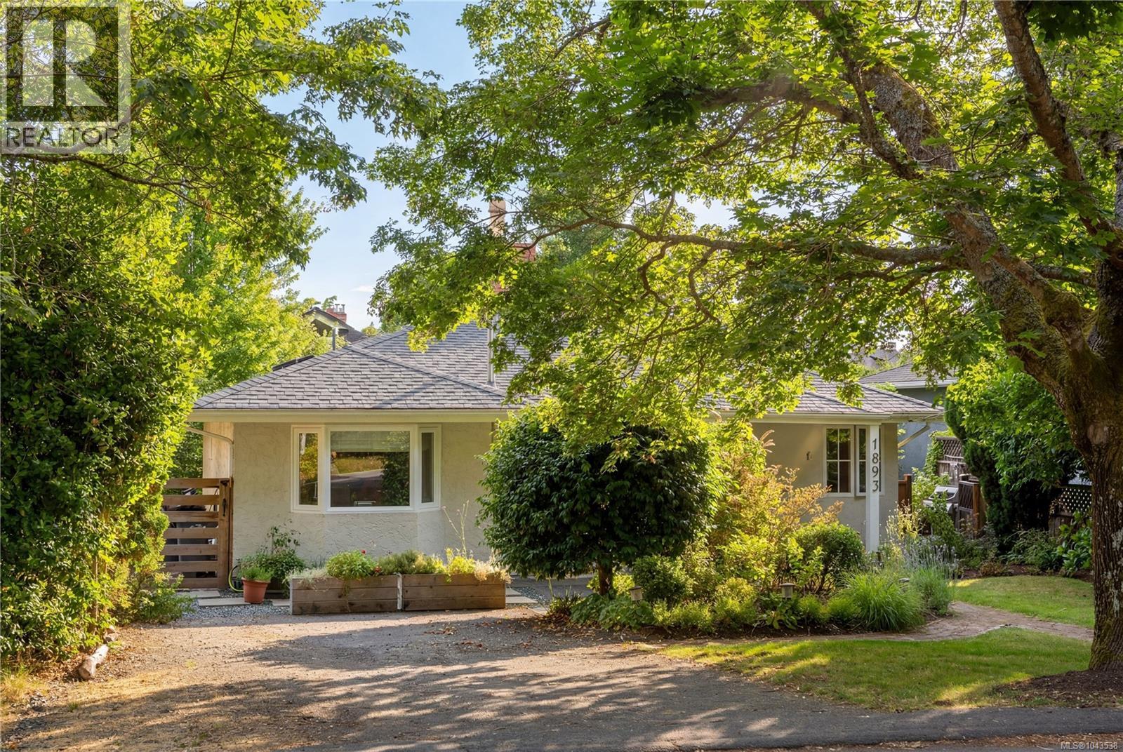  1893 Forrester Street, Saanich