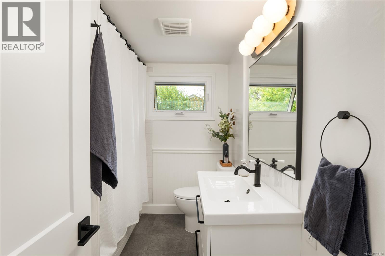  1893 Forrester Street, Saanich