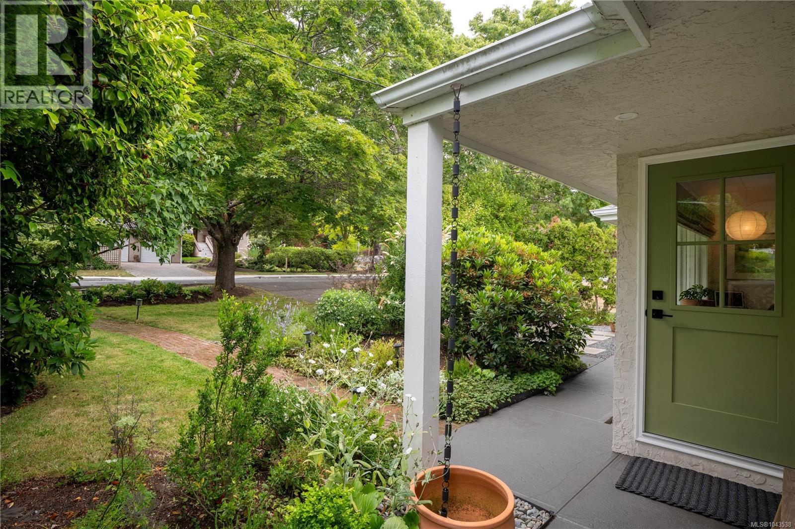  1893 Forrester Street, Saanich